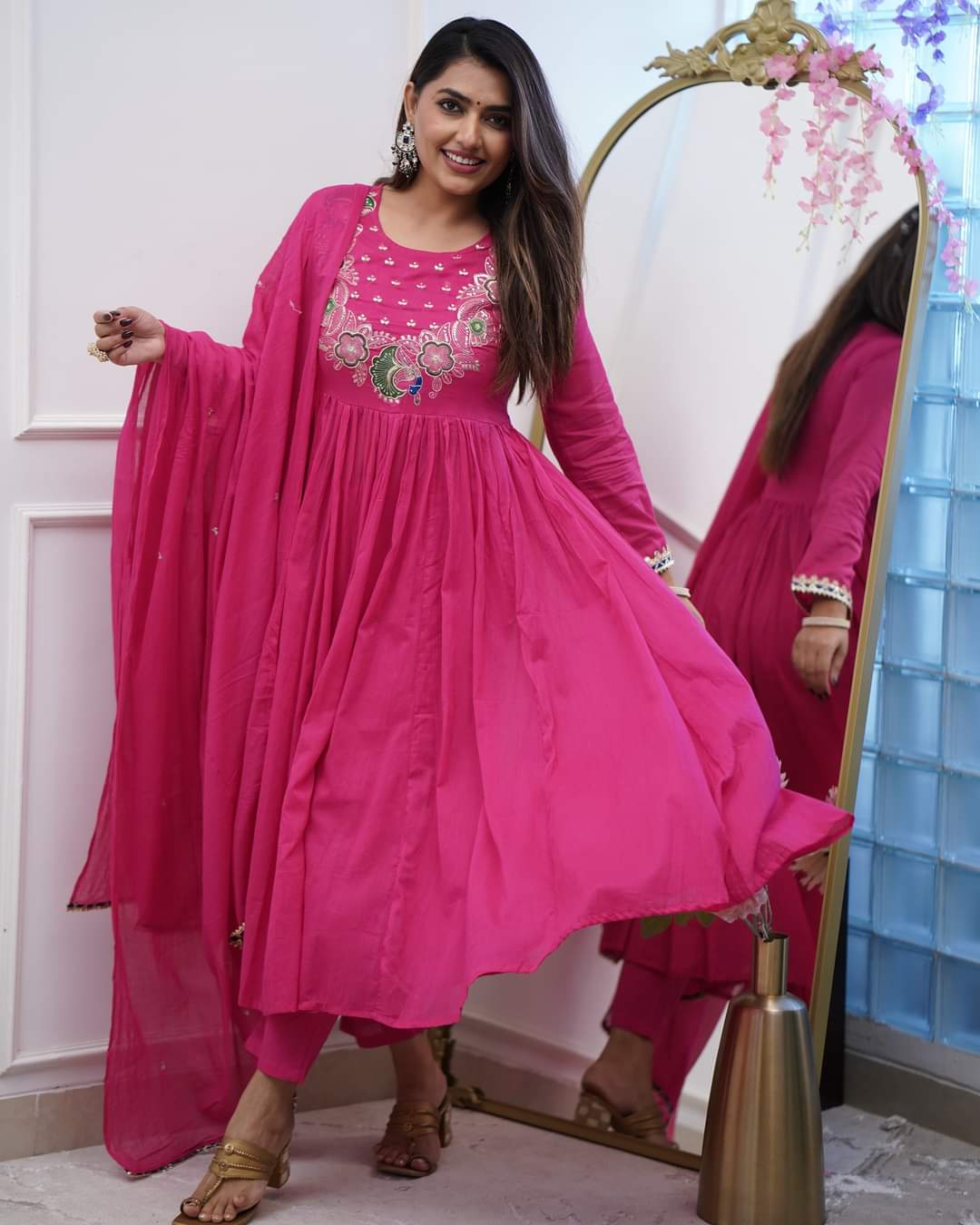 Women’s Pink Chinon Embroidered Kurta Set with Soft Chanderi Cotton Lace Work Dupatta