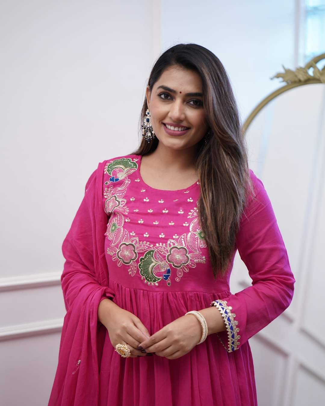 Women’s Pink Chinon Embroidered Kurta Set with Soft Chanderi Cotton Lace Work Dupatta