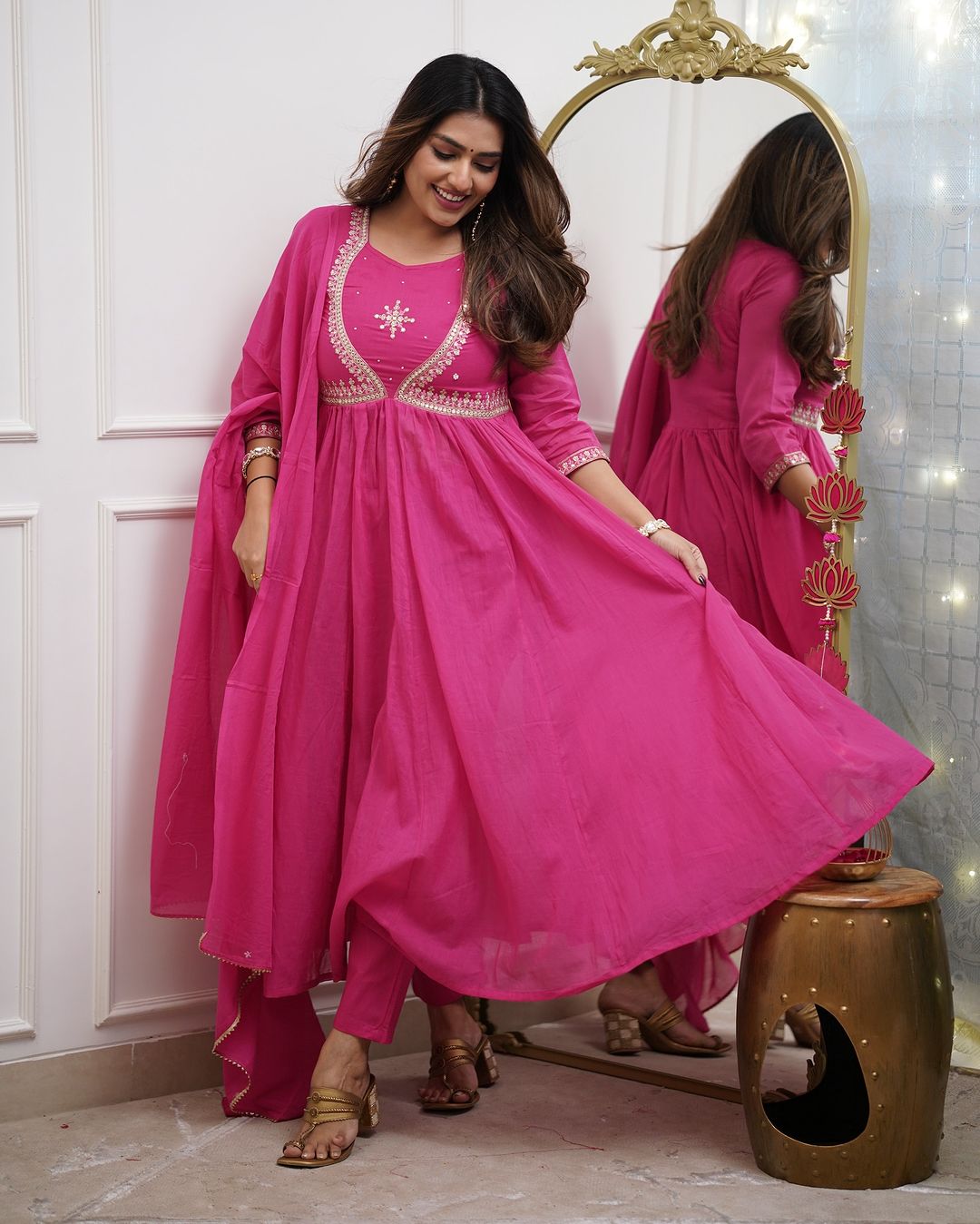 Women’s Pink Muslin Cotton Embroidered Kurta Set with Chanderi Cotton Dupatta