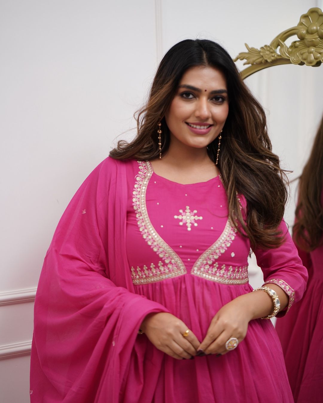 Women’s Pink Muslin Cotton Embroidered Kurta Set with Chanderi Cotton Dupatta
