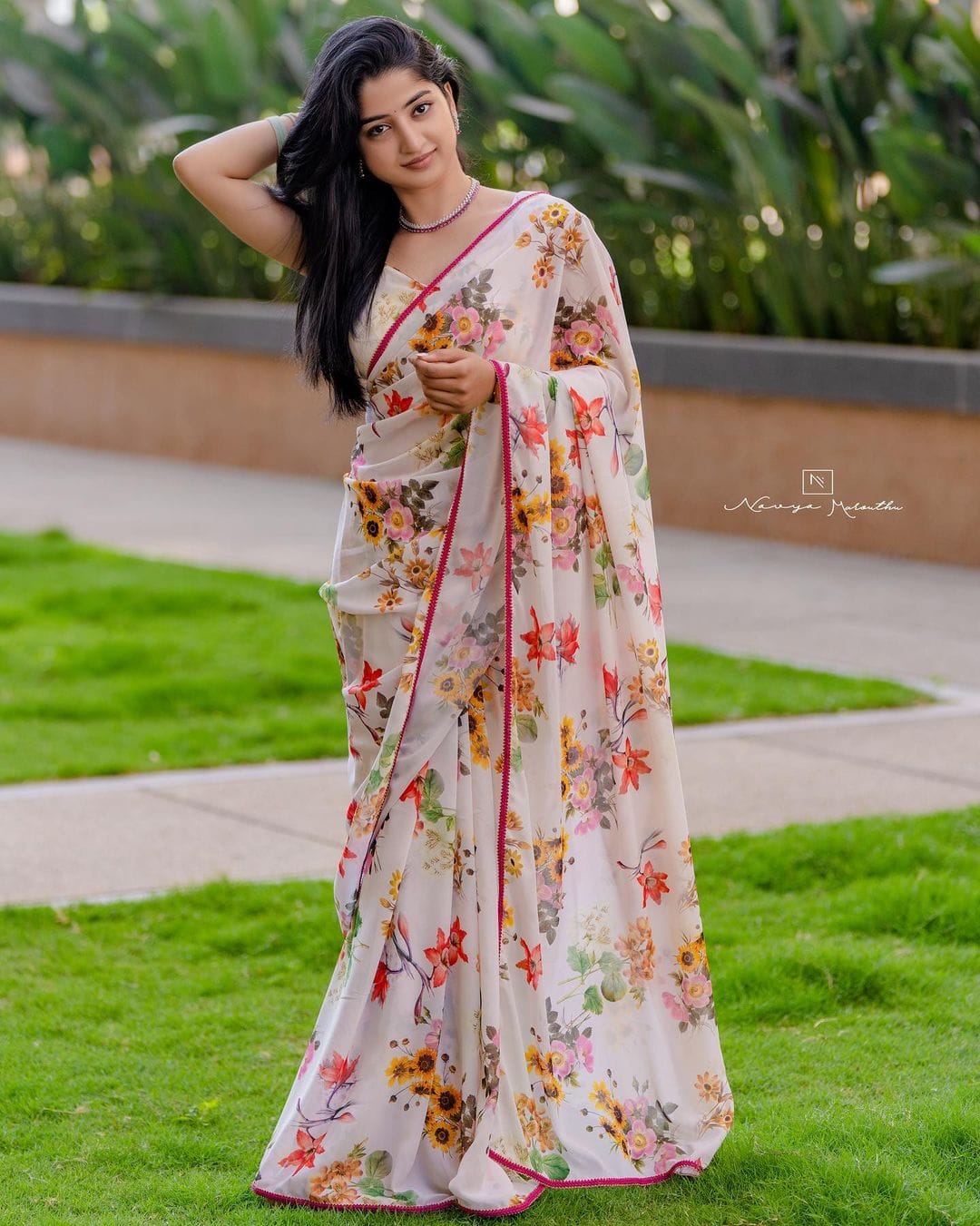 White Georgette Silk Saree for Women – Elegant Ethnic Ready-to-Wear