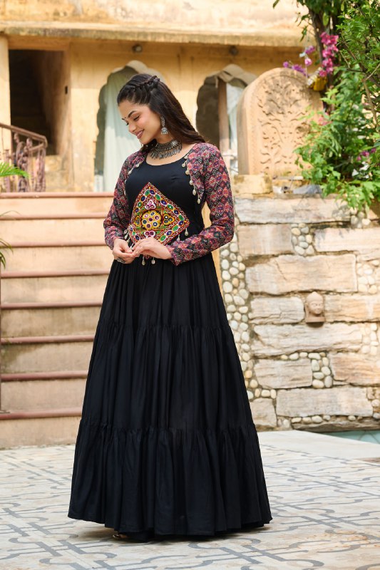 Black Reyon Kurta Set with Kutchi Gamthi Embroidery & Cotton Print Work – Traditional Ethnic Wear (User can adjust From 38" to 44" for your body comfort)
