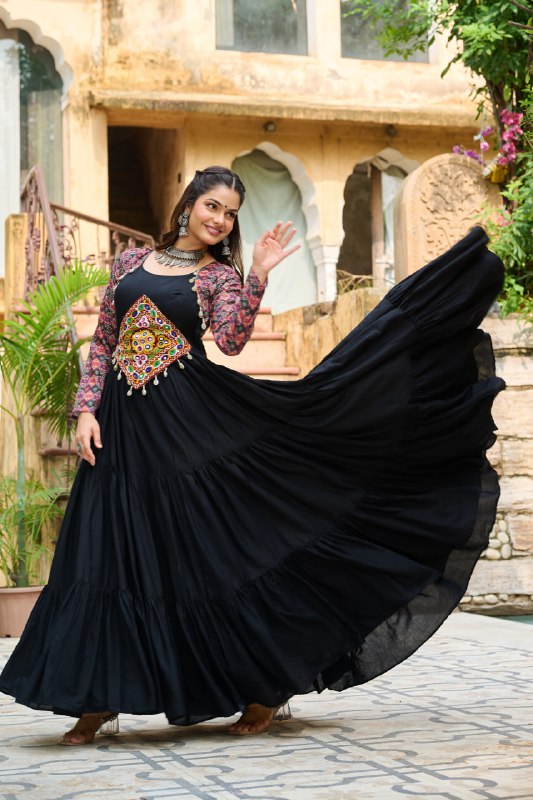 Black Reyon Kurta Set with Kutchi Gamthi Embroidery & Cotton Print Work – Traditional Ethnic Wear (User can adjust From 38" to 44" for your body comfort)