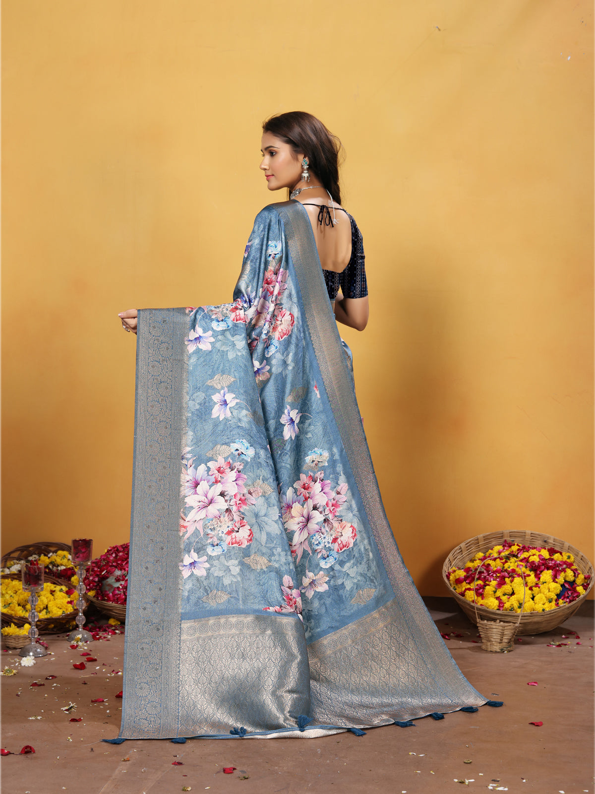 Silk Saree for Women – Elegant Grey Traditional Ethnic Wear