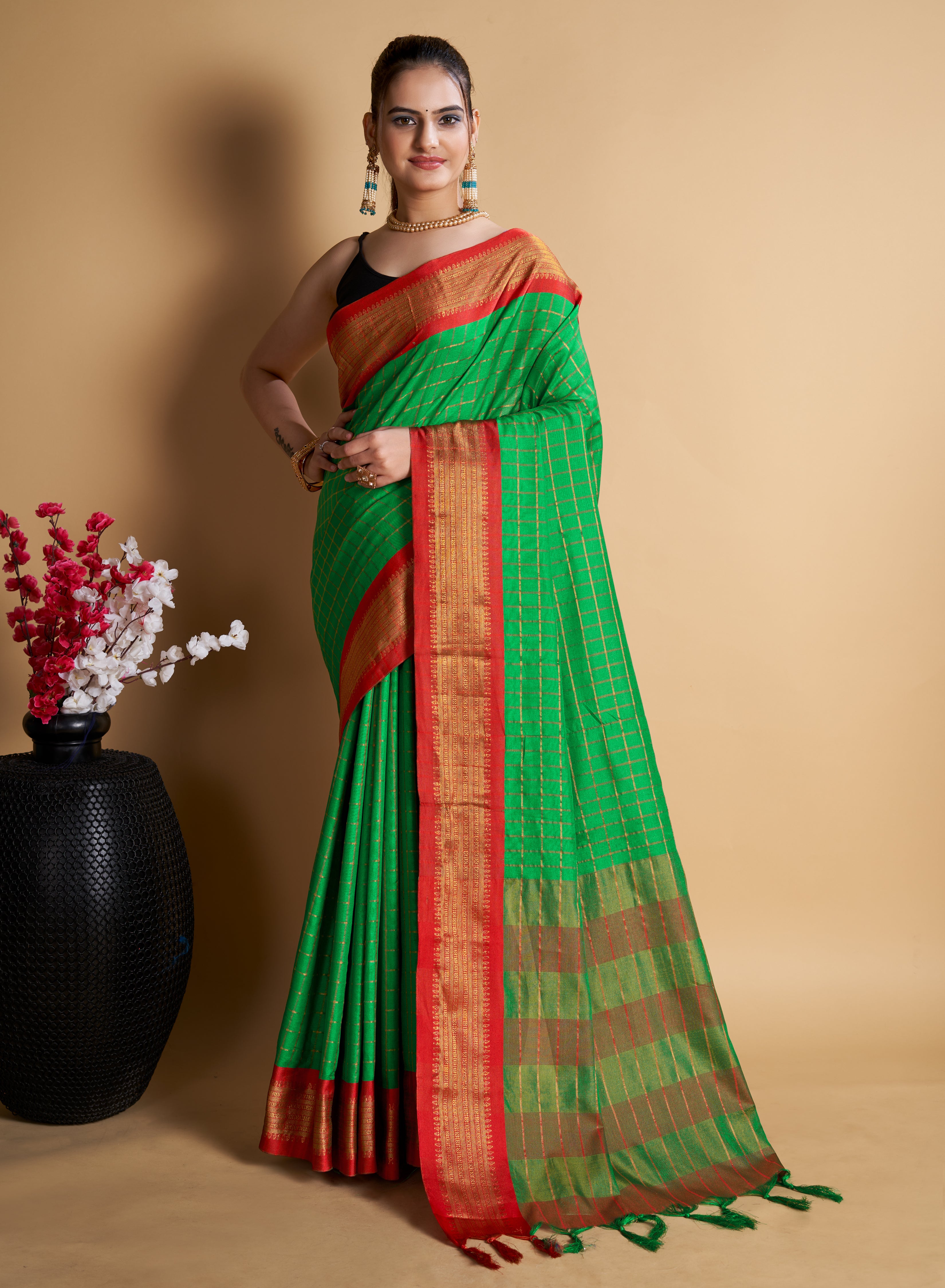 Designer-Inspired Soft Silk Green Saree with Striking Pallu & Blouse – Perfect for Weddings&Festive