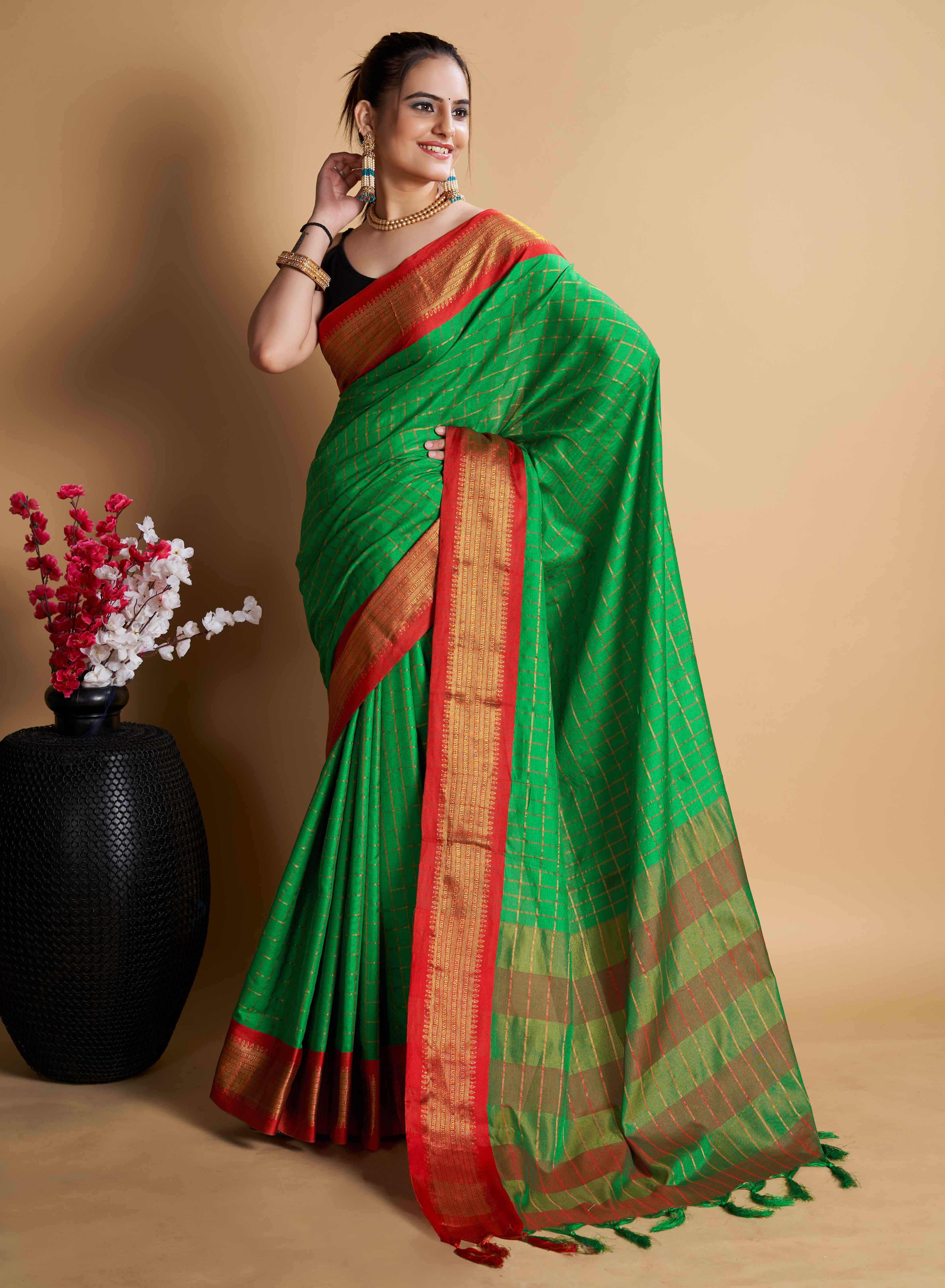 Designer-Inspired Soft Silk Green Saree with Striking Pallu & Blouse – Perfect for Weddings&Festive