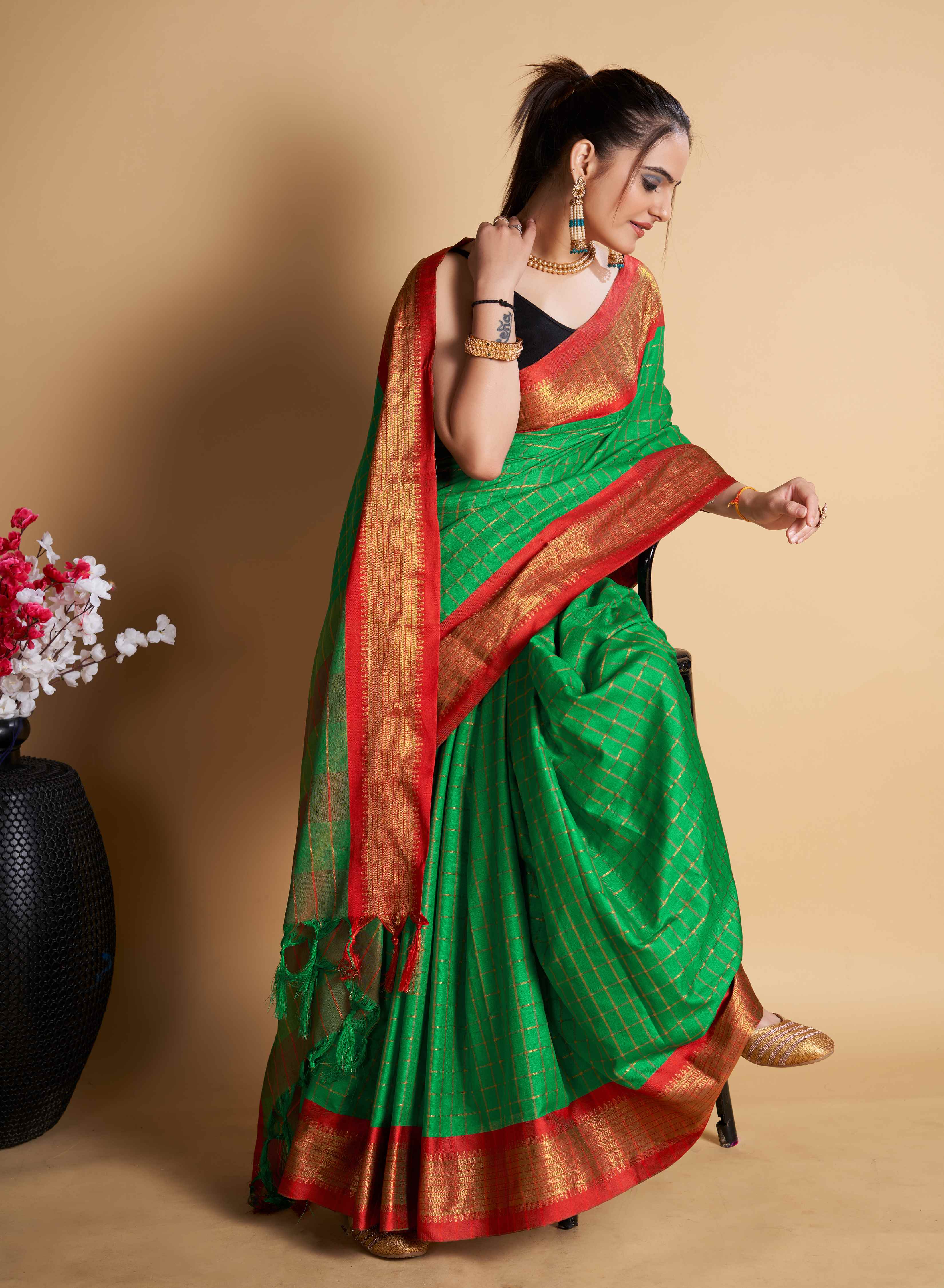 Designer-Inspired Soft Silk Green Saree with Striking Pallu & Blouse – Perfect for Weddings&Festive