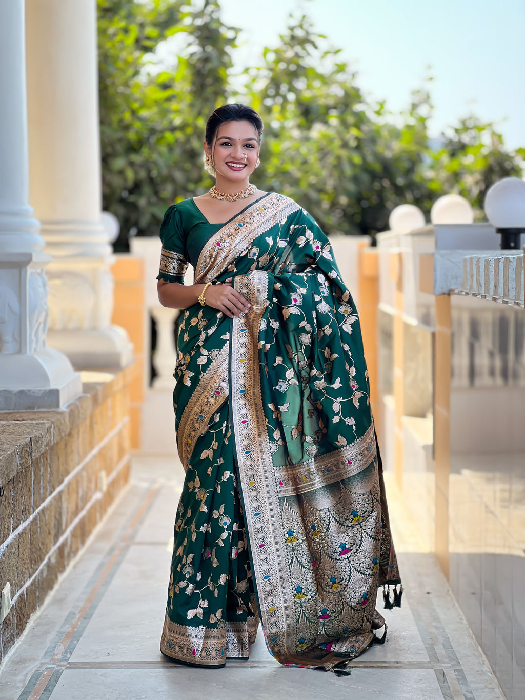 Bottle green Varni Fabrics Women's Traditional Banarasi Silk Saree with Woven Design & Blouse