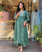 Women's Green Viscose Chinnon Embroidered Plain Kurta Set with Dupatta
