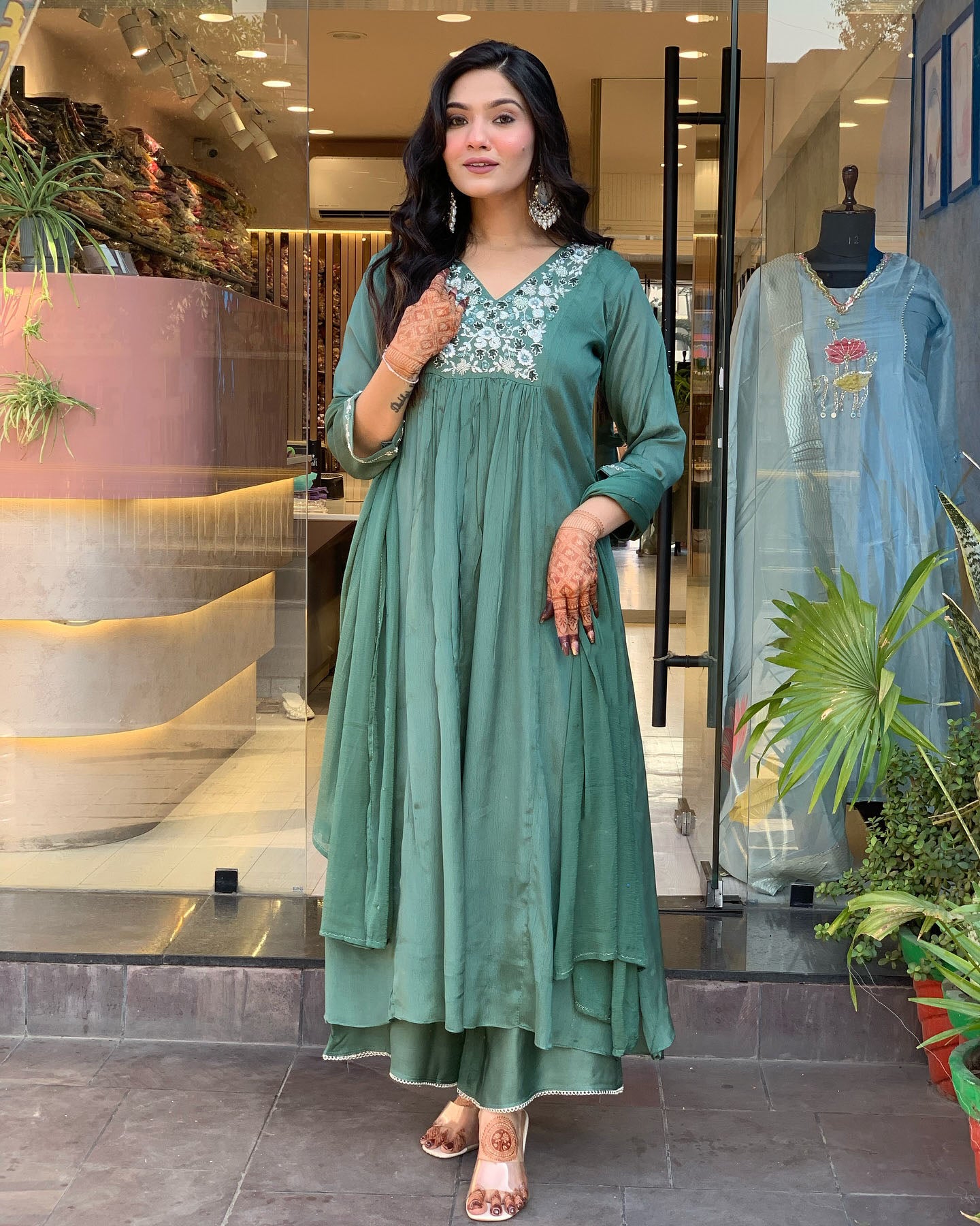 Women's Green Viscose Chinnon Embroidered Plain Kurta Set with Dupatta