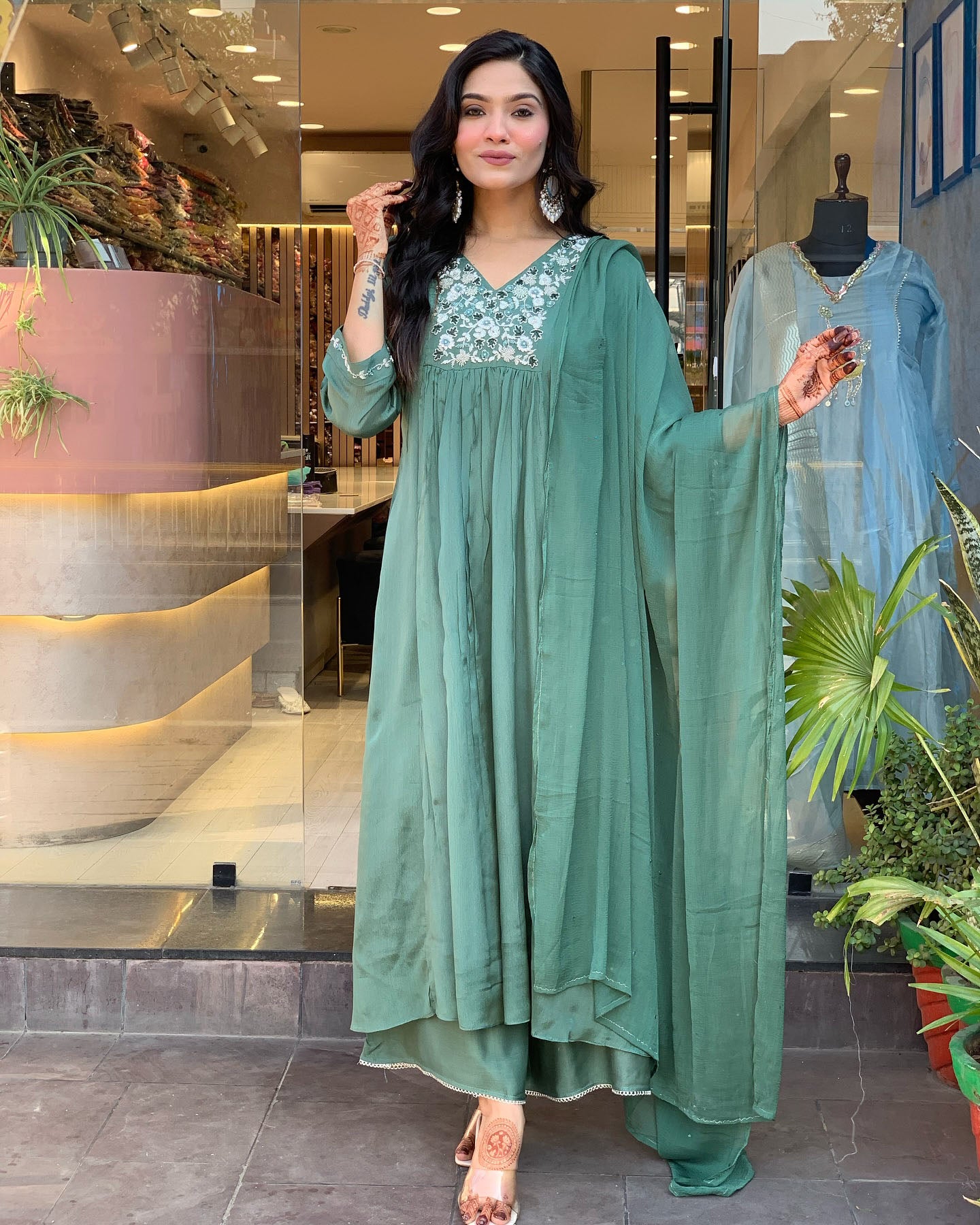 Women's Green Viscose Chinnon Embroidered Plain Kurta Set with Dupatta