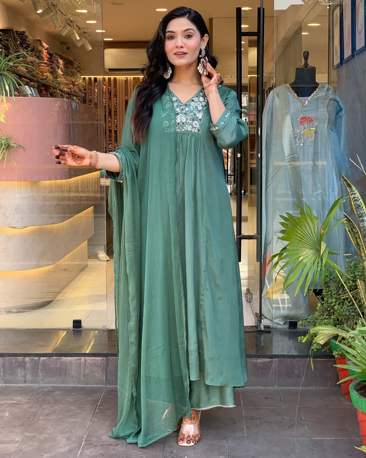 Women's Green Viscose Chinnon Embroidered Plain Kurta Set with Dupatta