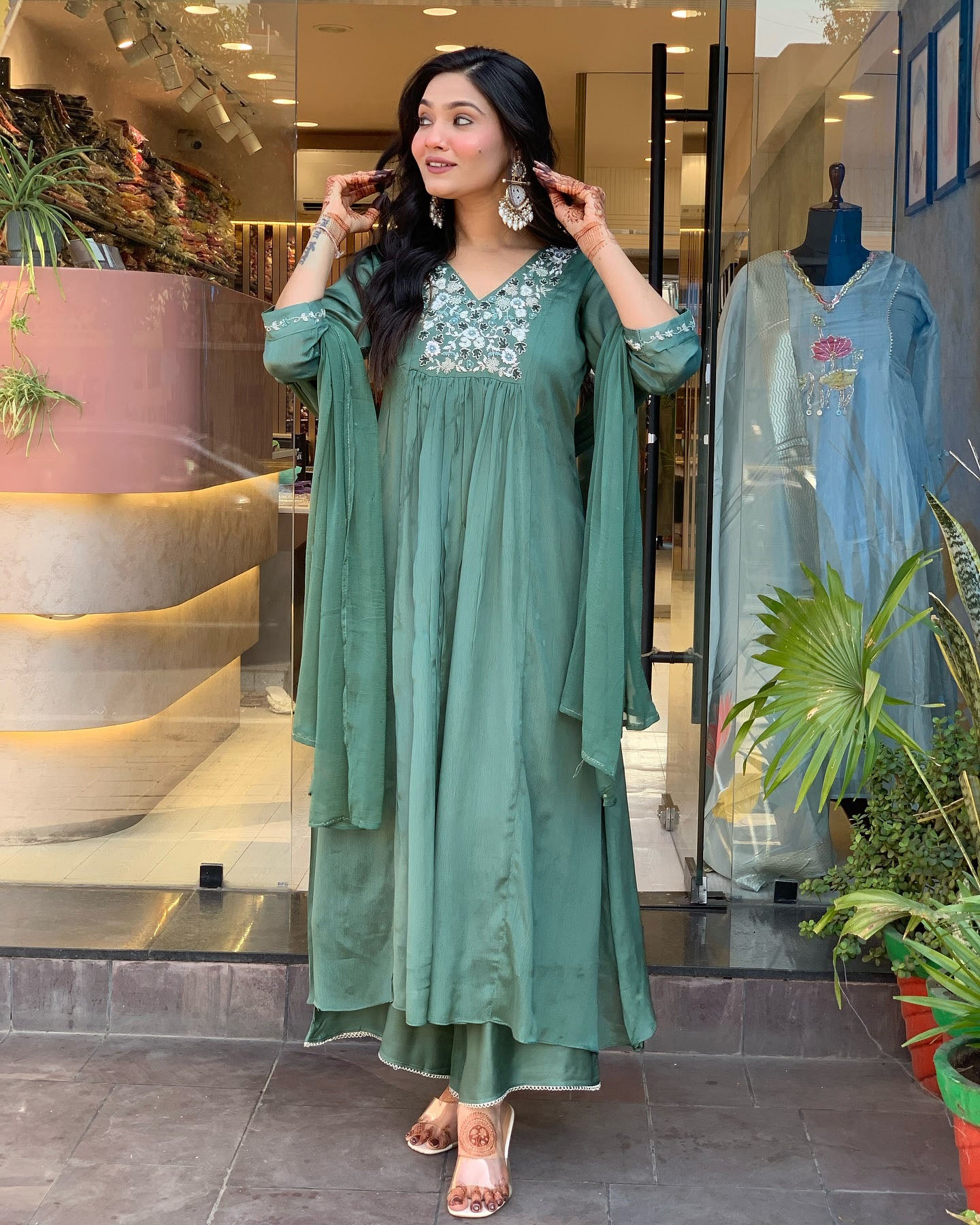 Women's Green Viscose Chinnon Embroidered Plain Kurta Set with Dupatta