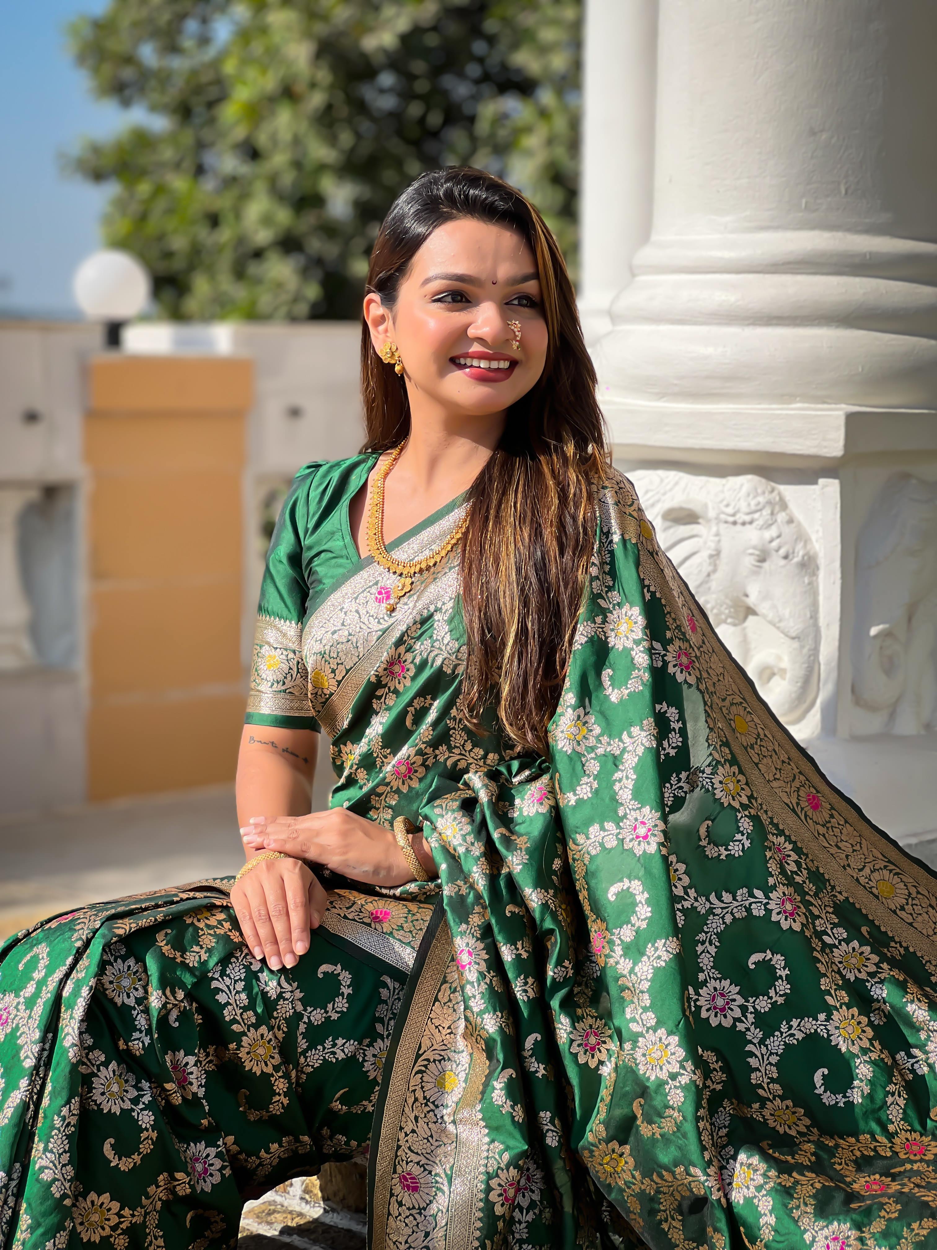 Bottle Green Varni Fabrics Women Geometric Banarasi Silk Tassels and Latkans Saree comes With Matching Blouse