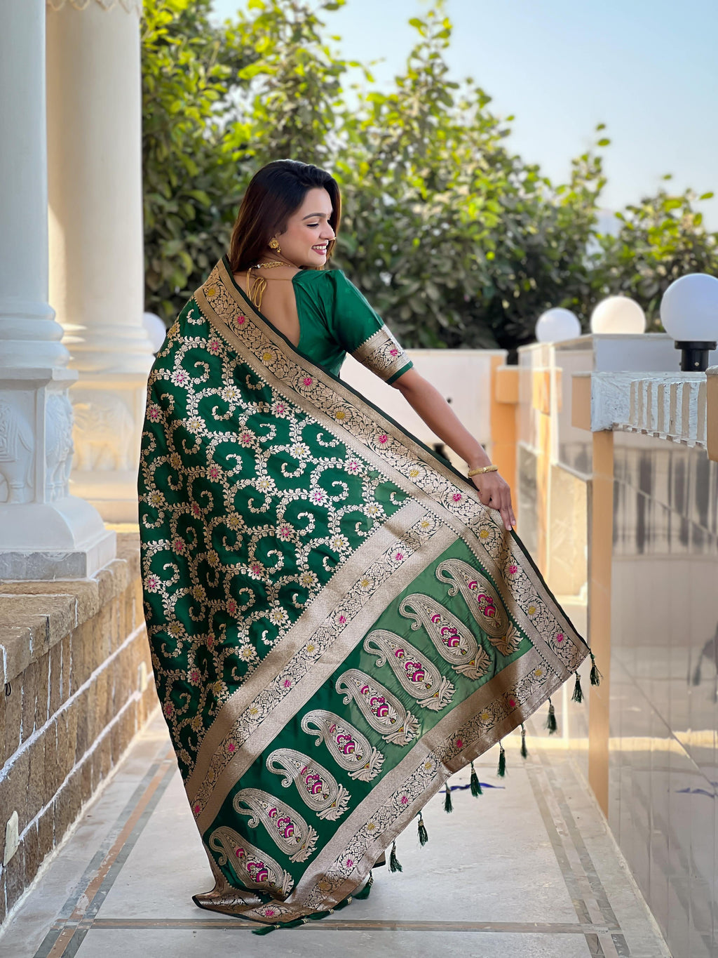 Bottle Green Varni Fabrics Women Geometric Banarasi Silk Tassels and Latkans Saree comes With Matching Blouse