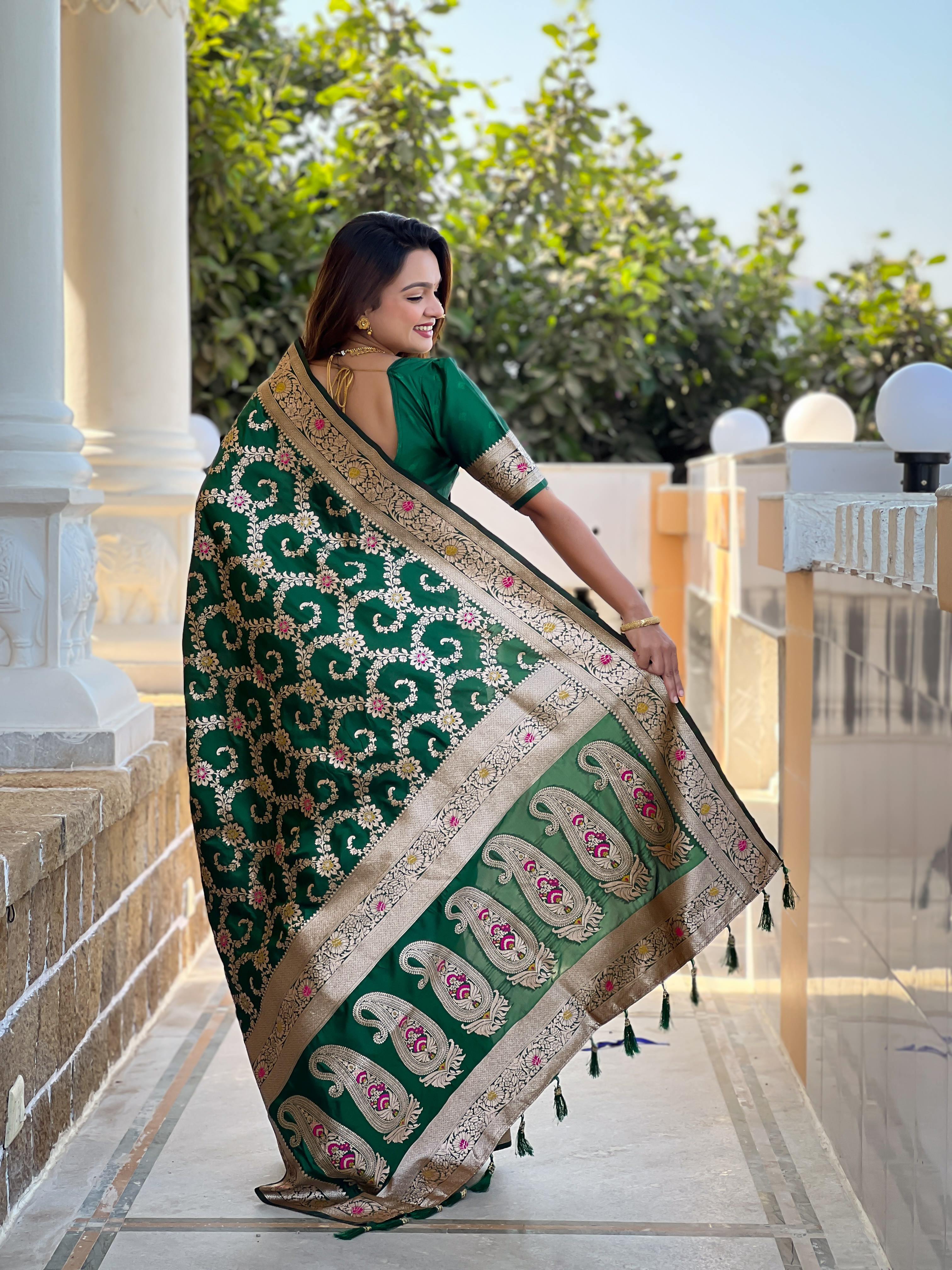Bottle Green Varni Fabrics Women Geometric Banarasi Silk Tassels and Latkans Saree comes With Matching Blouse