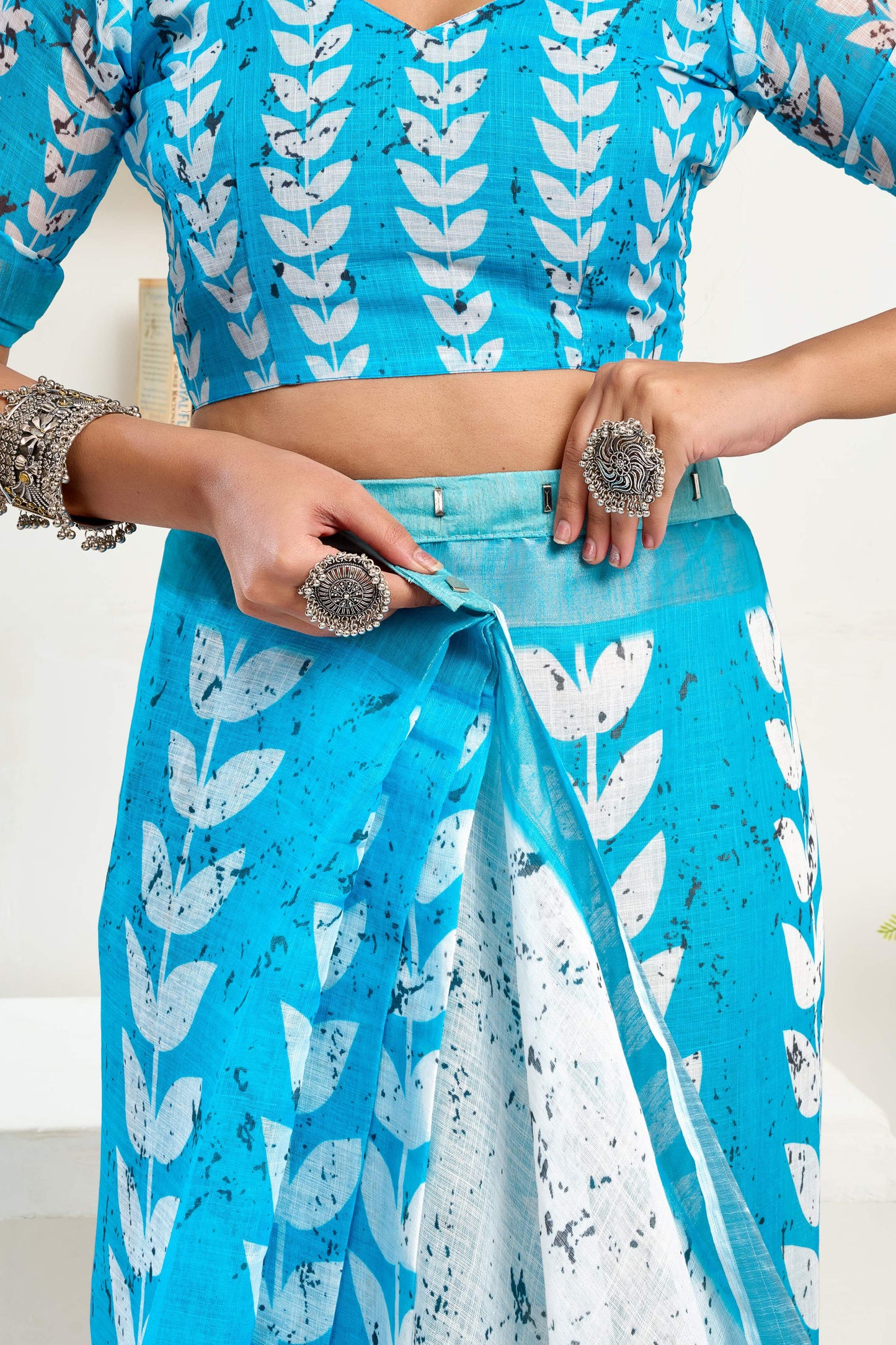 Ready-to-Wear Linen Saree with Zari Border & Printed Design | 1 Minute Saree(HRTW58)