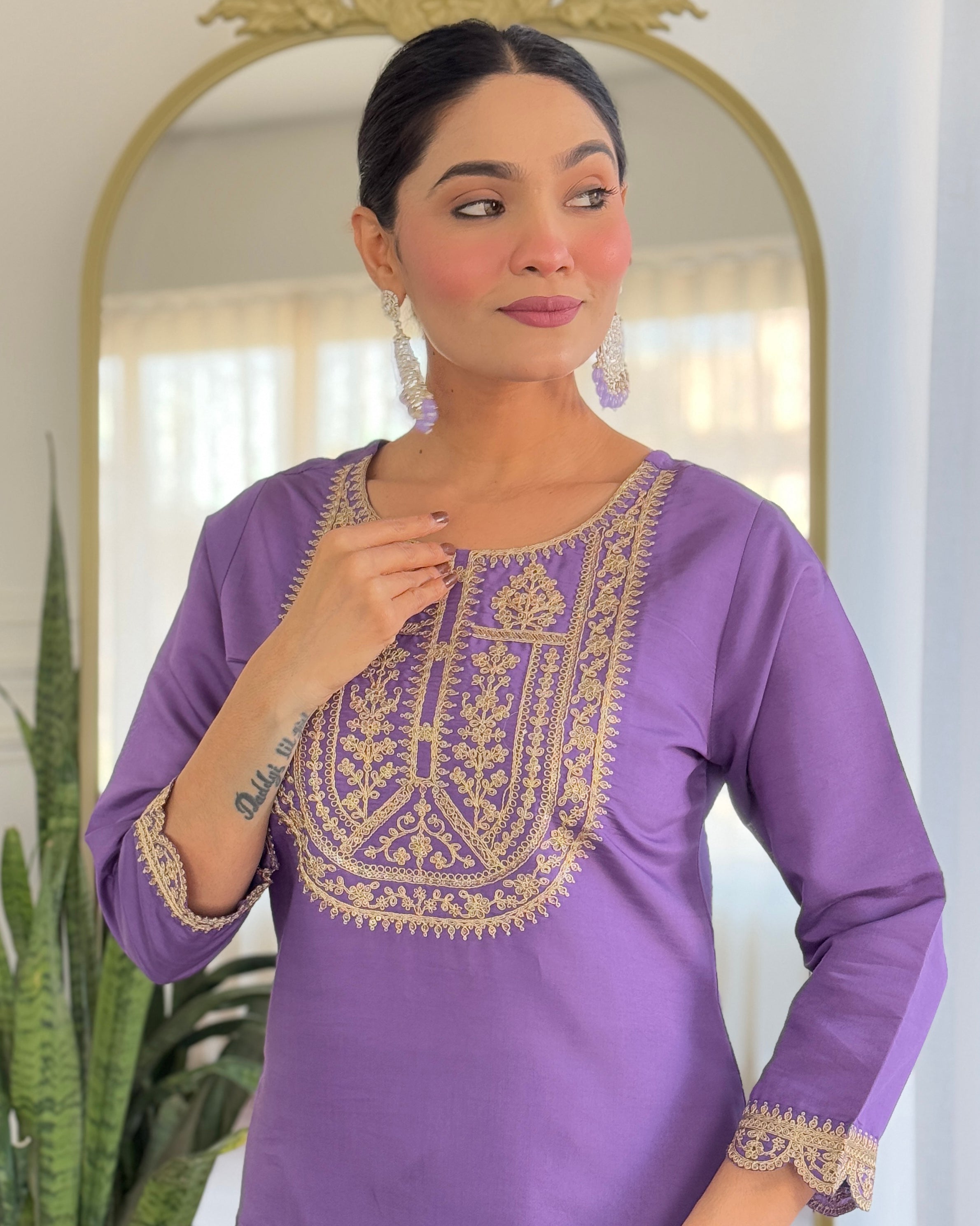 Women’s Lavender Viscose Rayon Jacquard Kurta with Elegant Embroidery