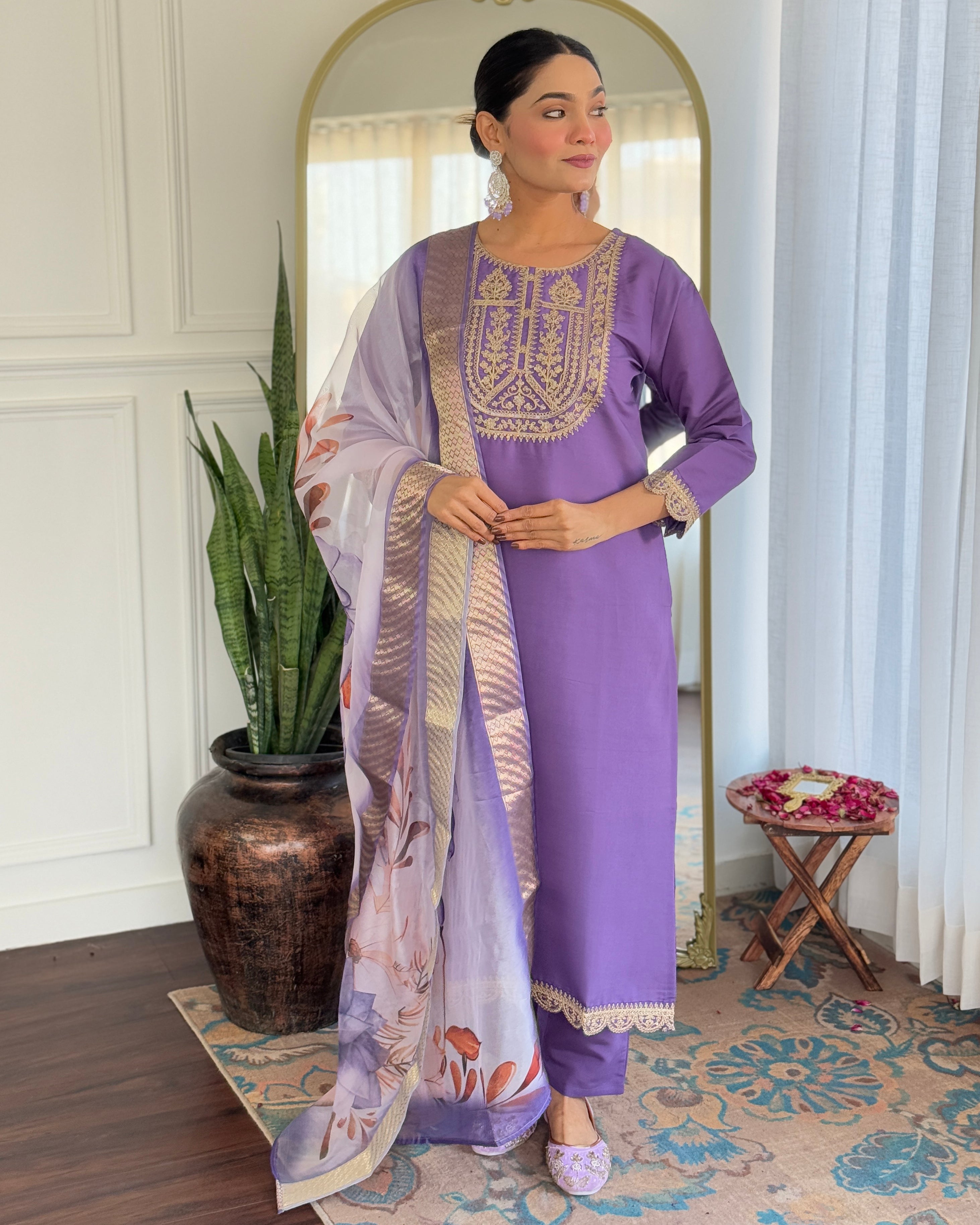 Women’s Lavender Viscose Rayon Jacquard Kurta with Elegant Embroidery