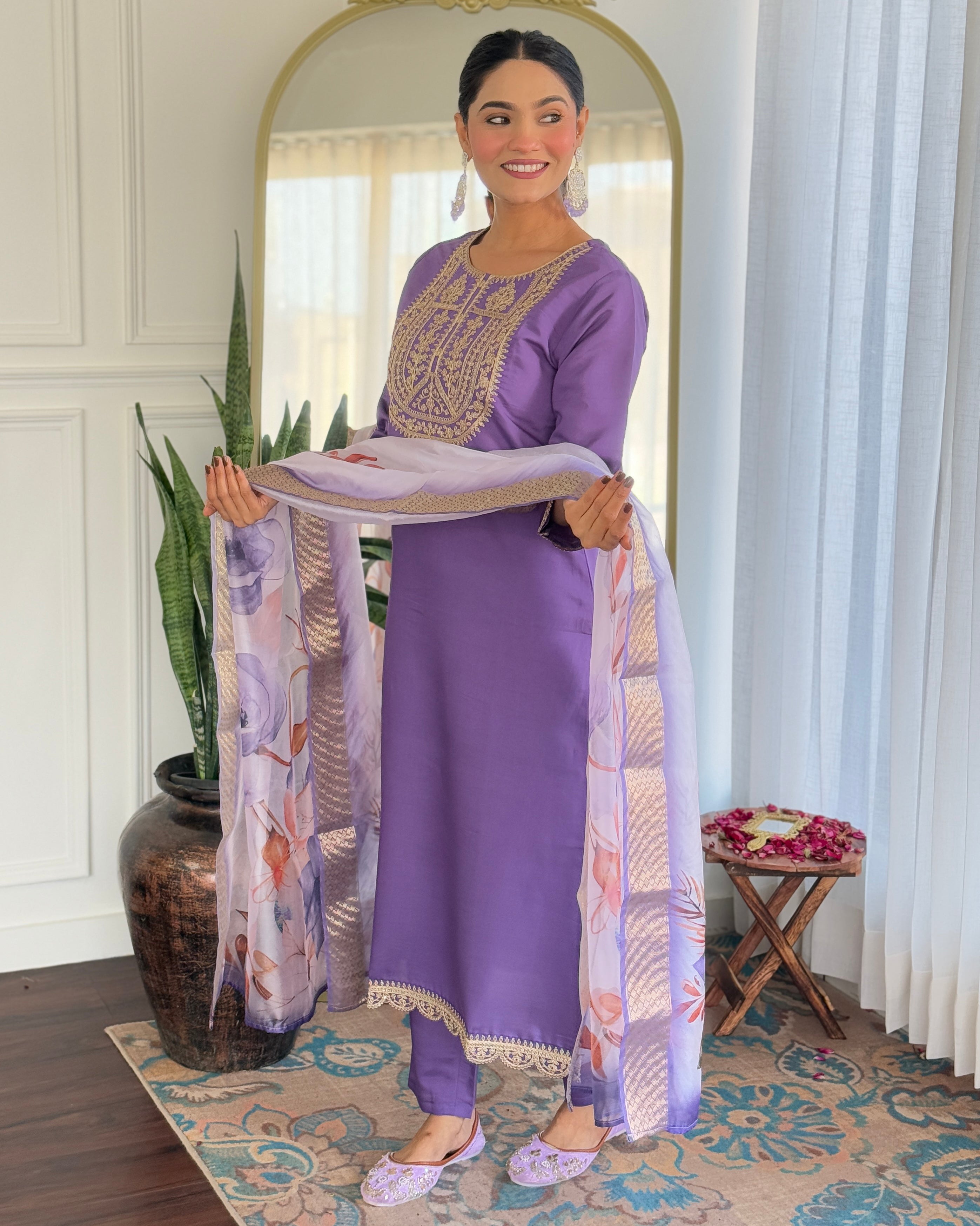 Women’s Lavender Viscose Rayon Jacquard Kurta with Elegant Embroidery