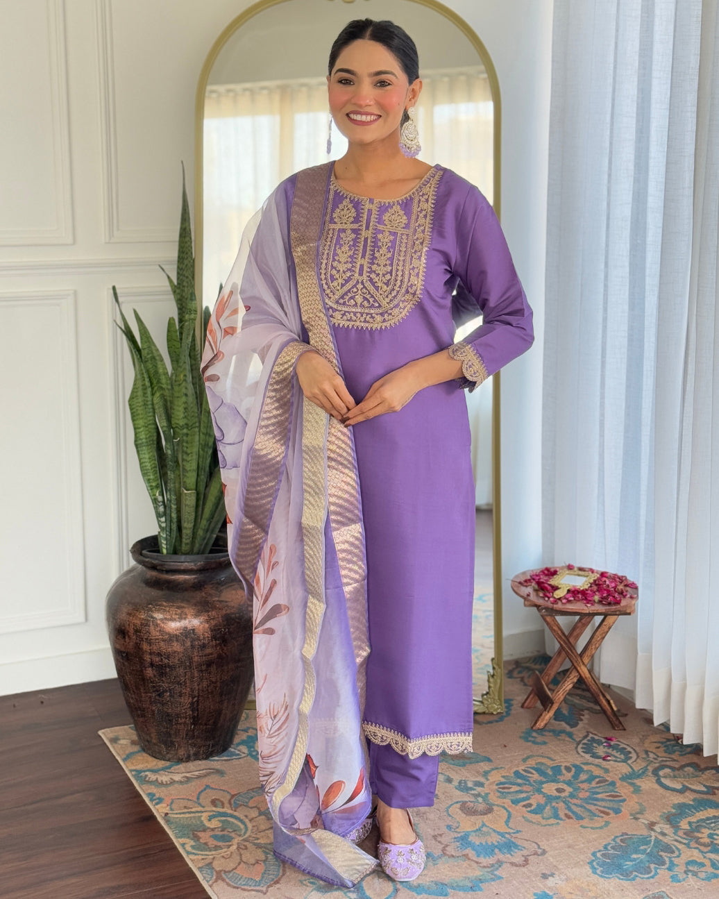 Women’s Lavender Viscose Rayon Jacquard Kurta with Elegant Embroidery