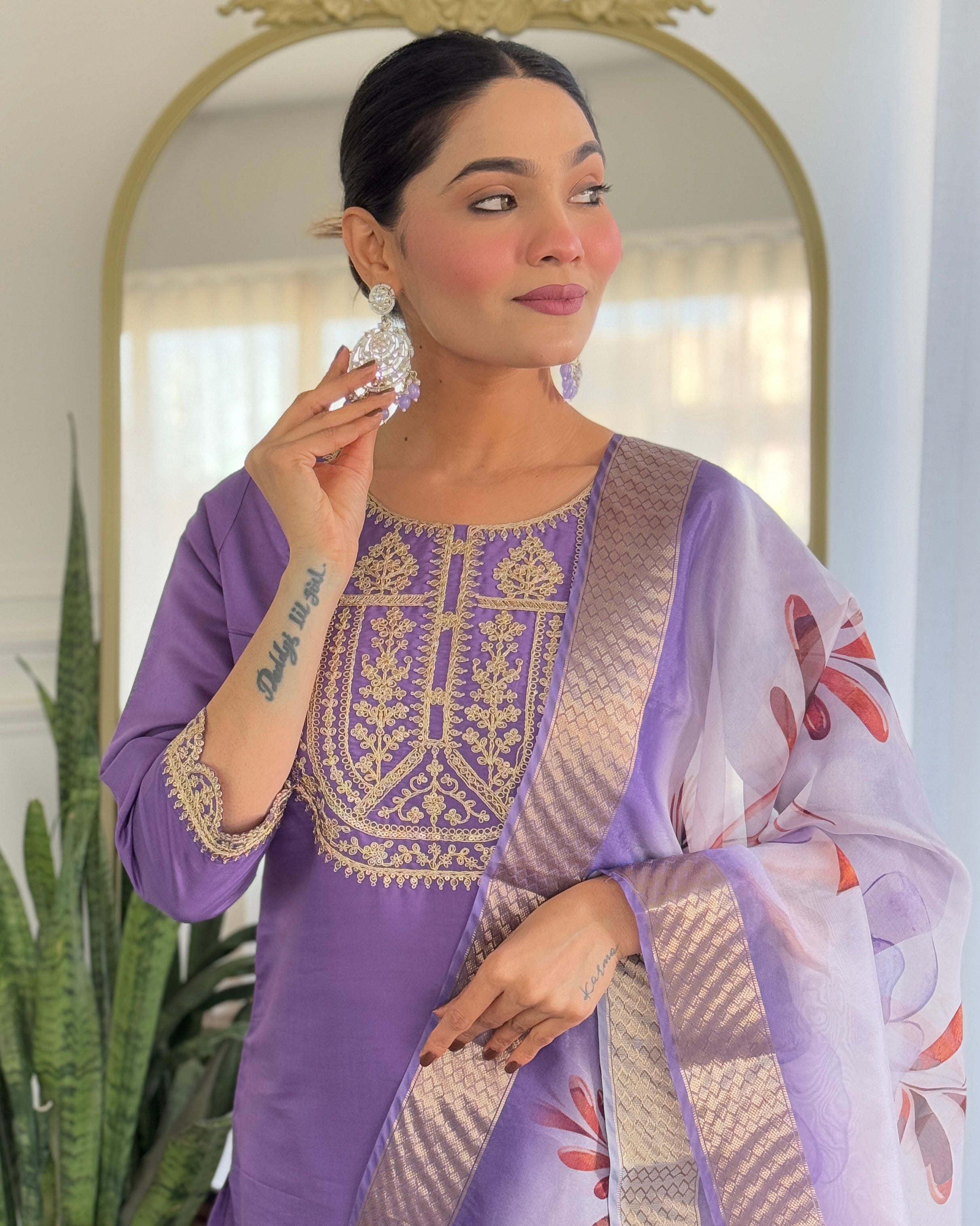 Women’s Lavender Viscose Rayon Jacquard Kurta with Elegant Embroidery
