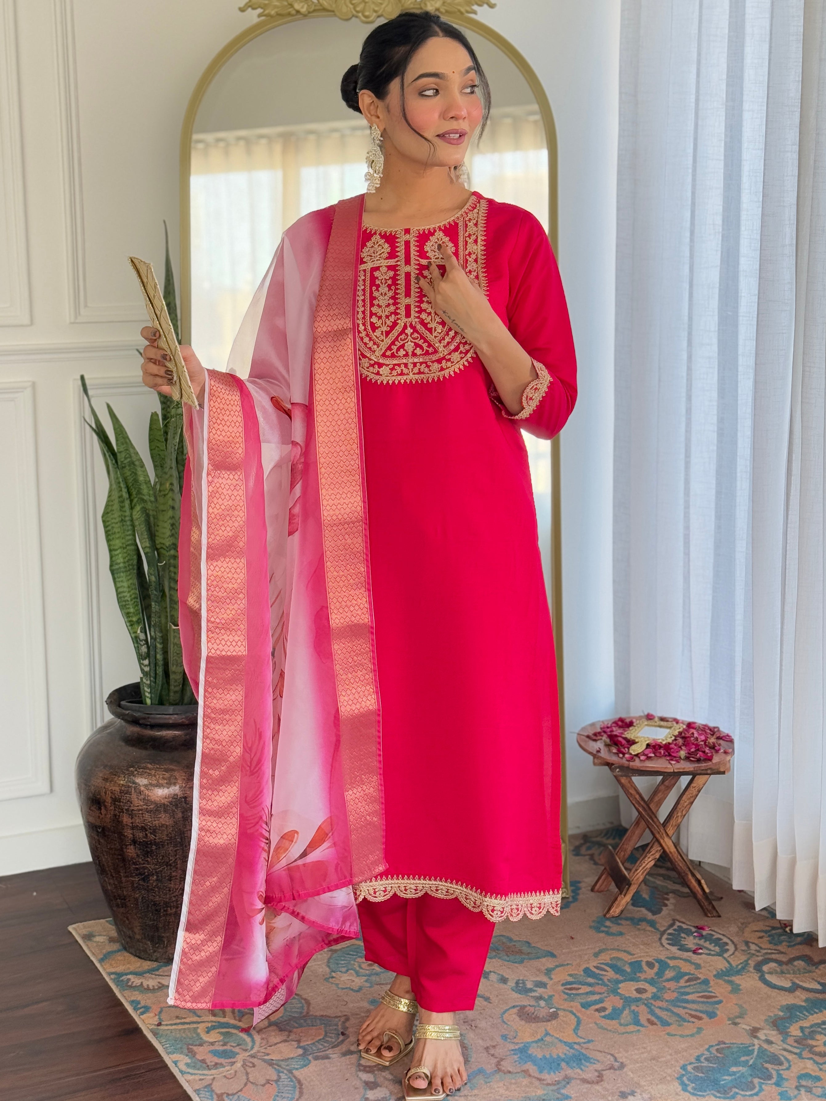 Women’s Pink Viscose Rayon Jacquard Kurta with Elegant Embroidery