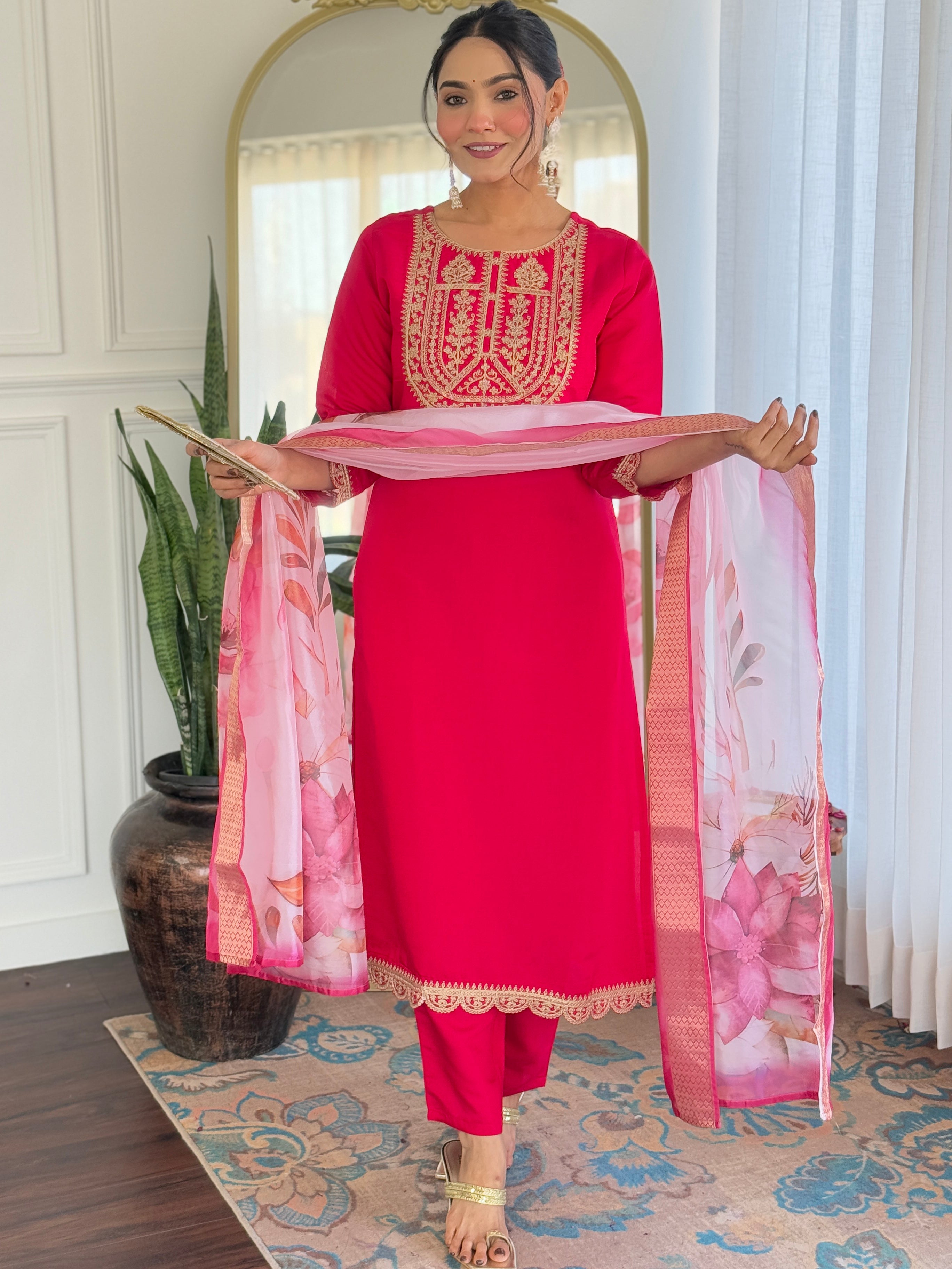 Women’s Pink Viscose Rayon Jacquard Kurta with Elegant Embroidery