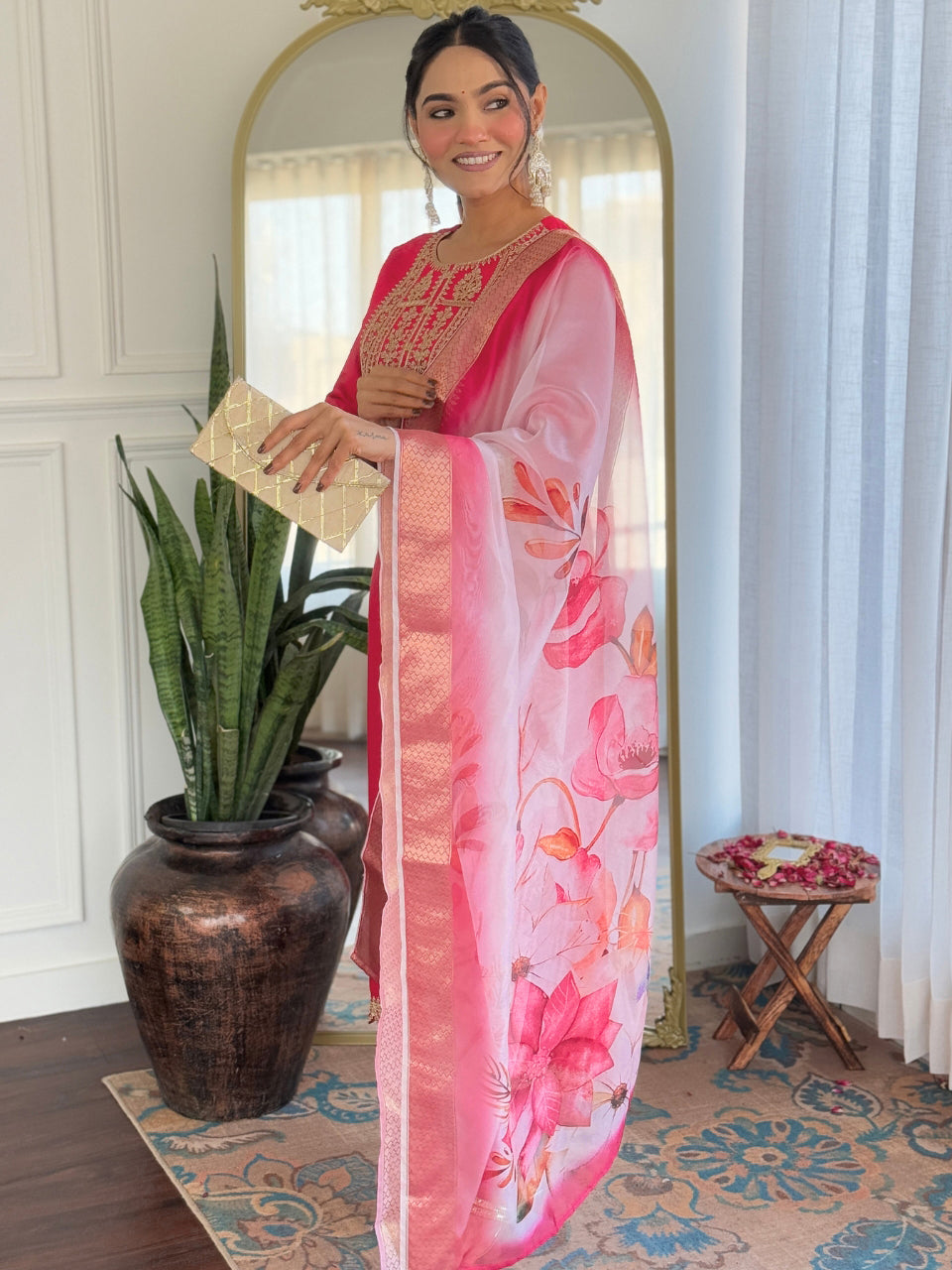 Women’s Pink Viscose Rayon Jacquard Kurta with Elegant Embroidery