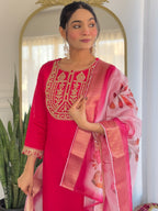 Women’s Pink Viscose Rayon Jacquard Kurta with Elegant Embroidery