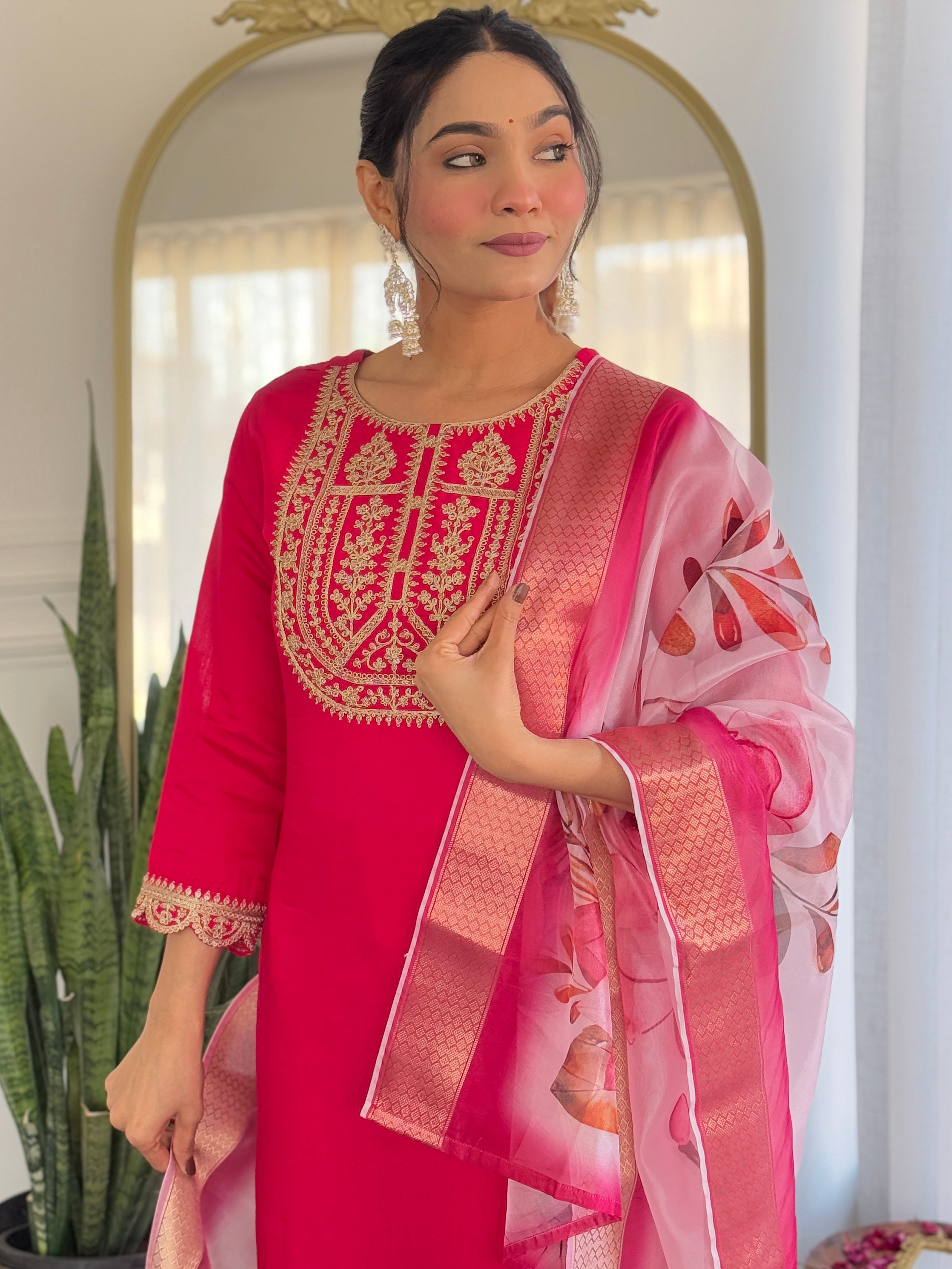 Women’s Pink Viscose Rayon Jacquard Kurta with Elegant Embroidery