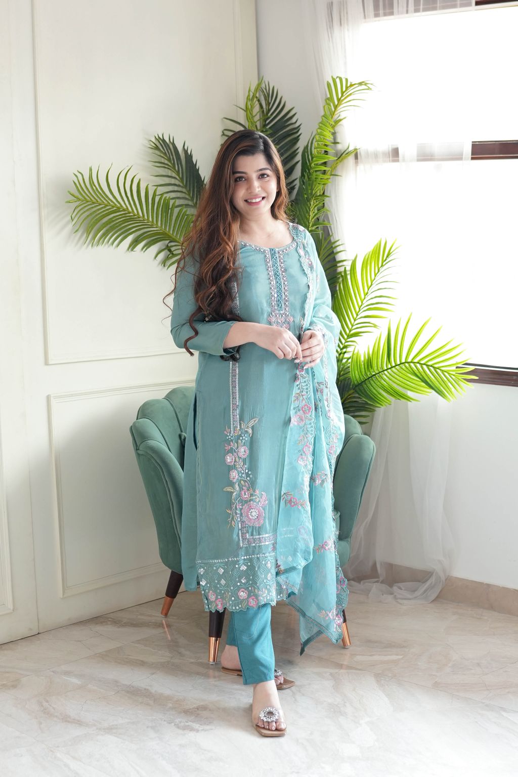 Women’s Sky Blue Pure Chinon Embroidered Kurta Set with Tabby Organza Dupatta – Ethnic Elegance