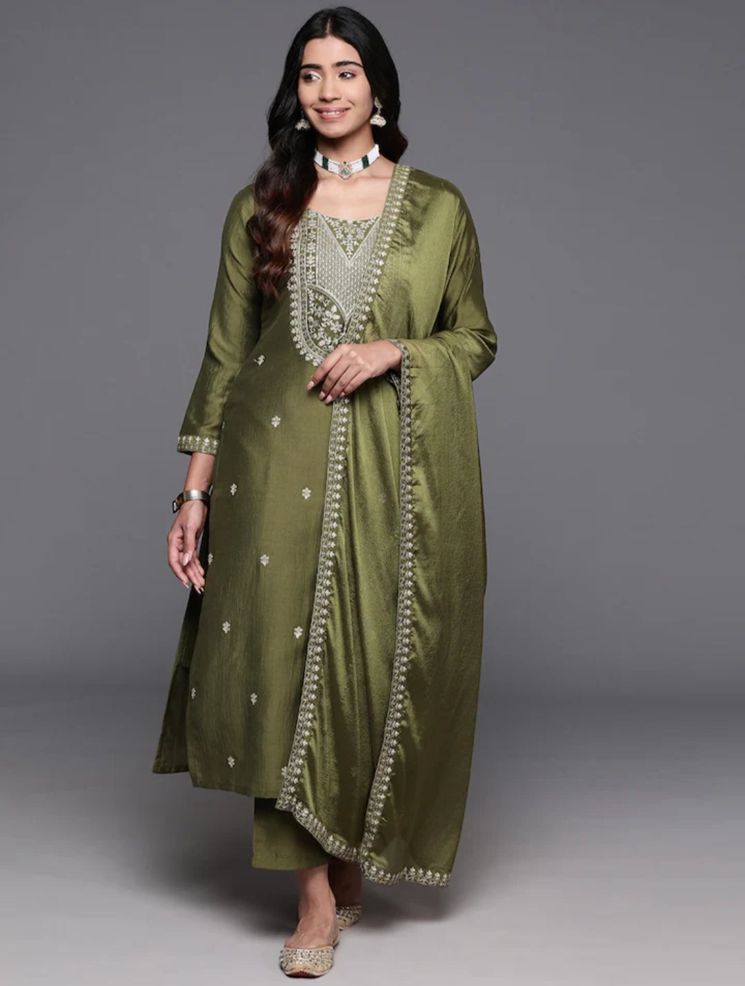 Women’s Green Traditional Viscose Chanderi Kurta Set with Rich Zari Detailing