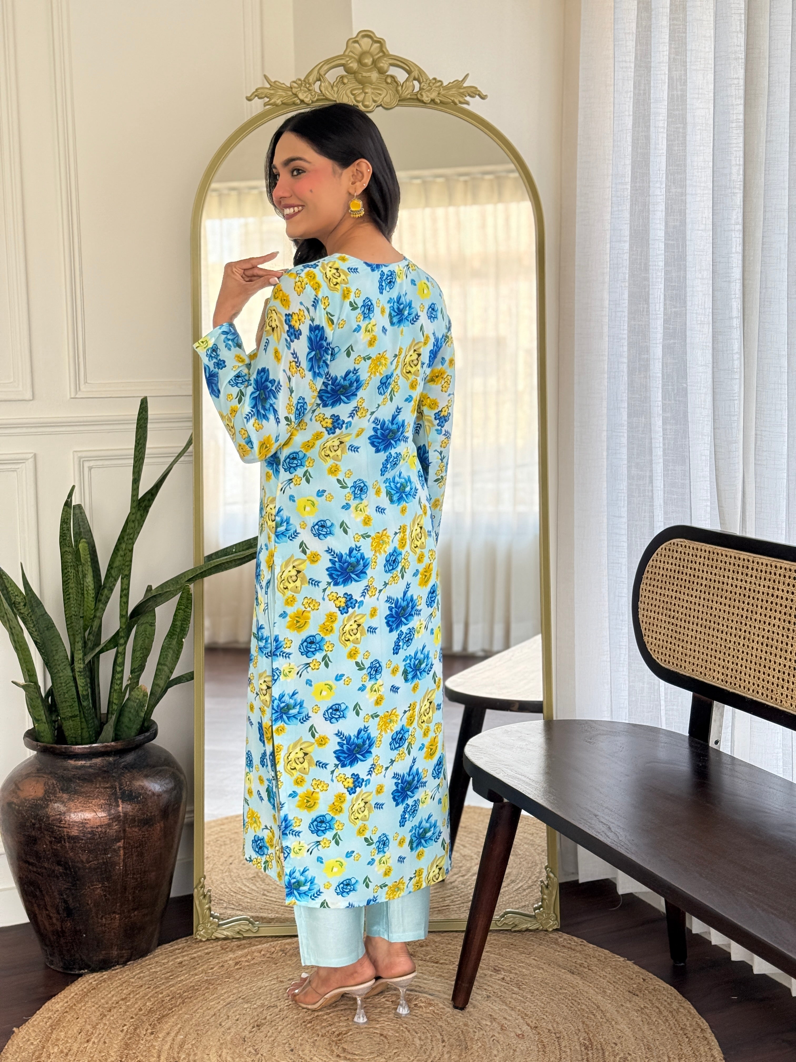 Women's Sky Blue Floral Printed Georgette Kurta Set with Dupatta