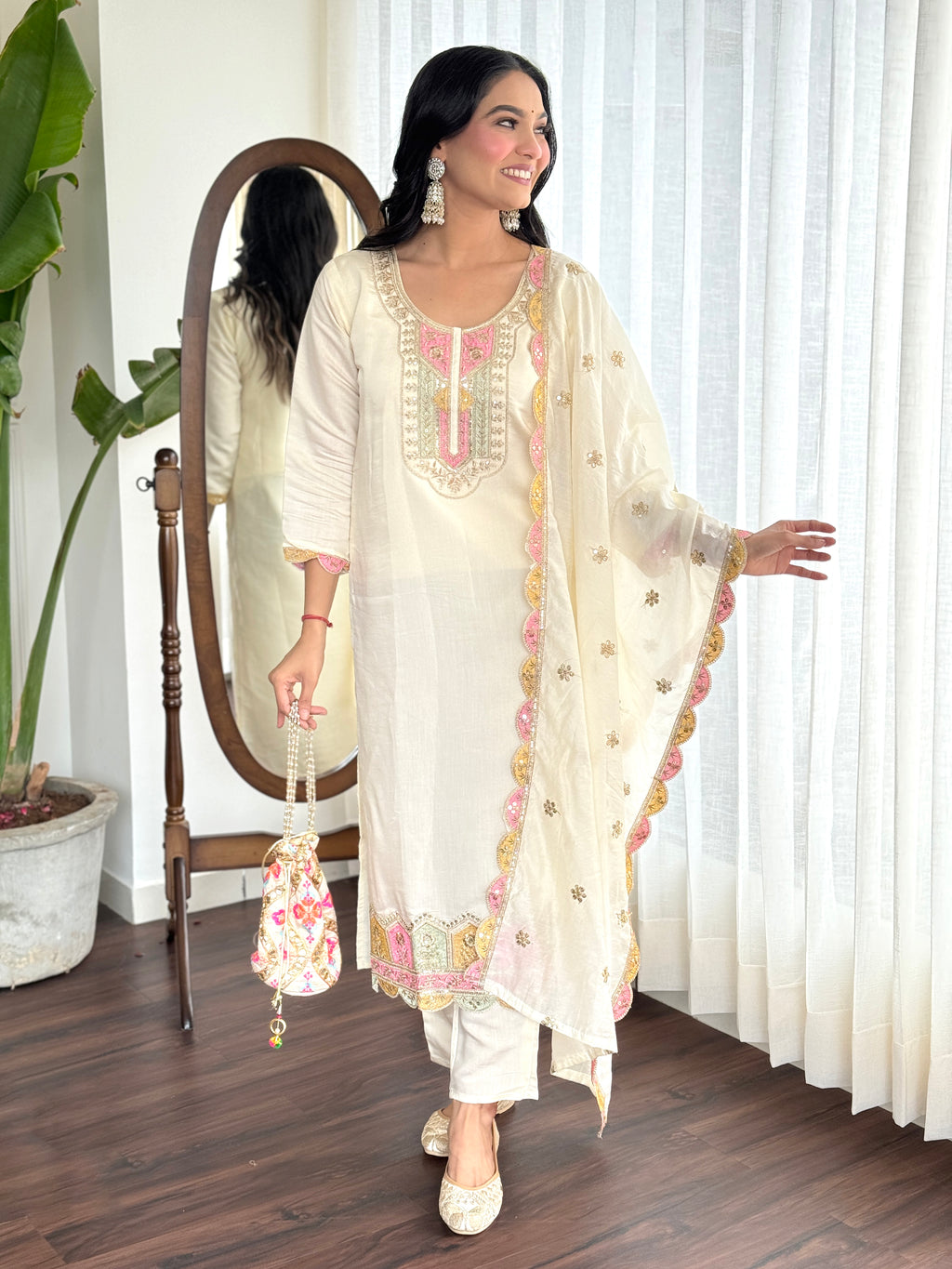 Women’s Off White Traditional Chanderi Silk Kurta Set with Delicate Embroidery