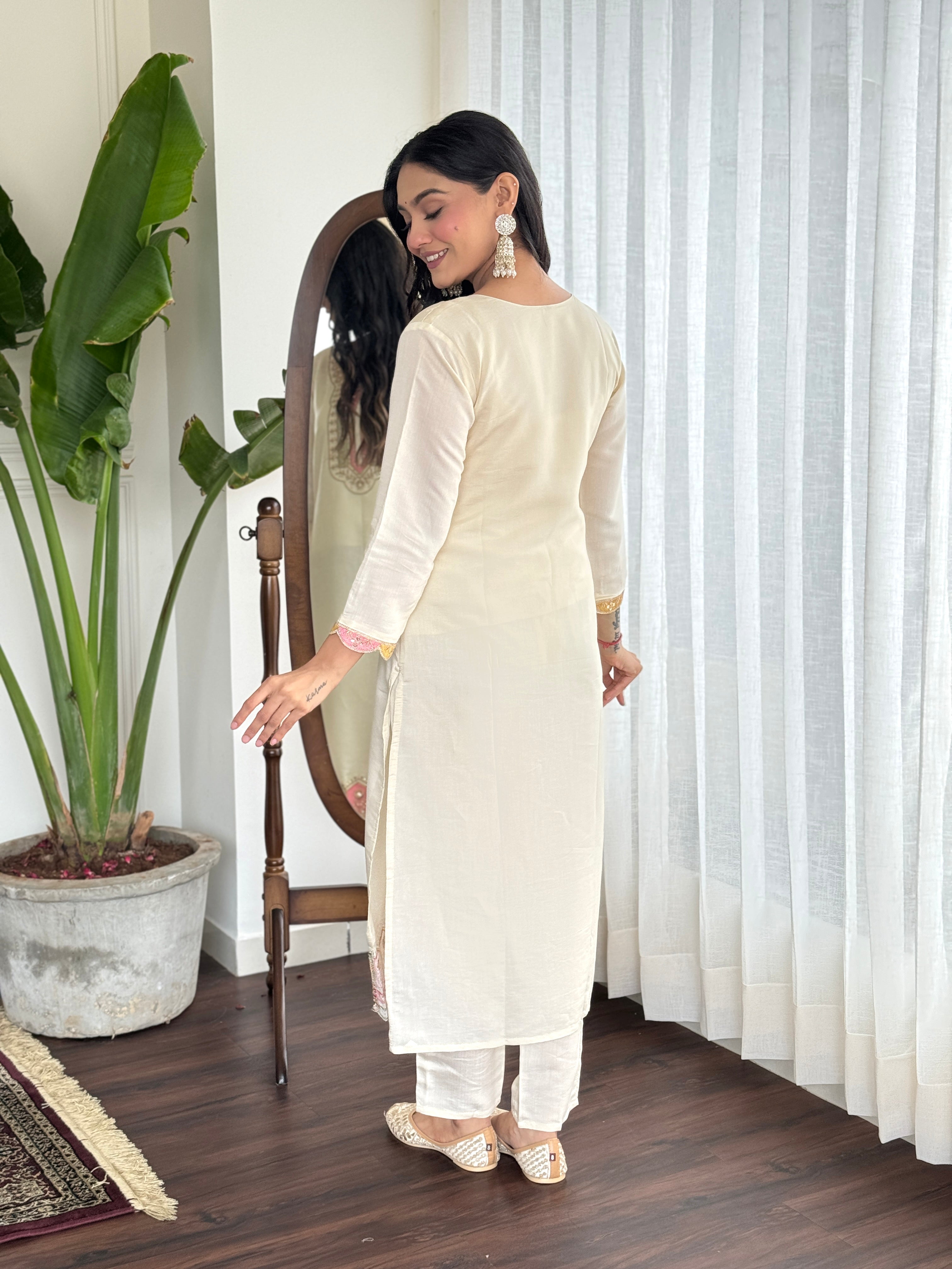 Women’s Off White Traditional Chanderi Silk Kurta Set with Delicate Embroidery