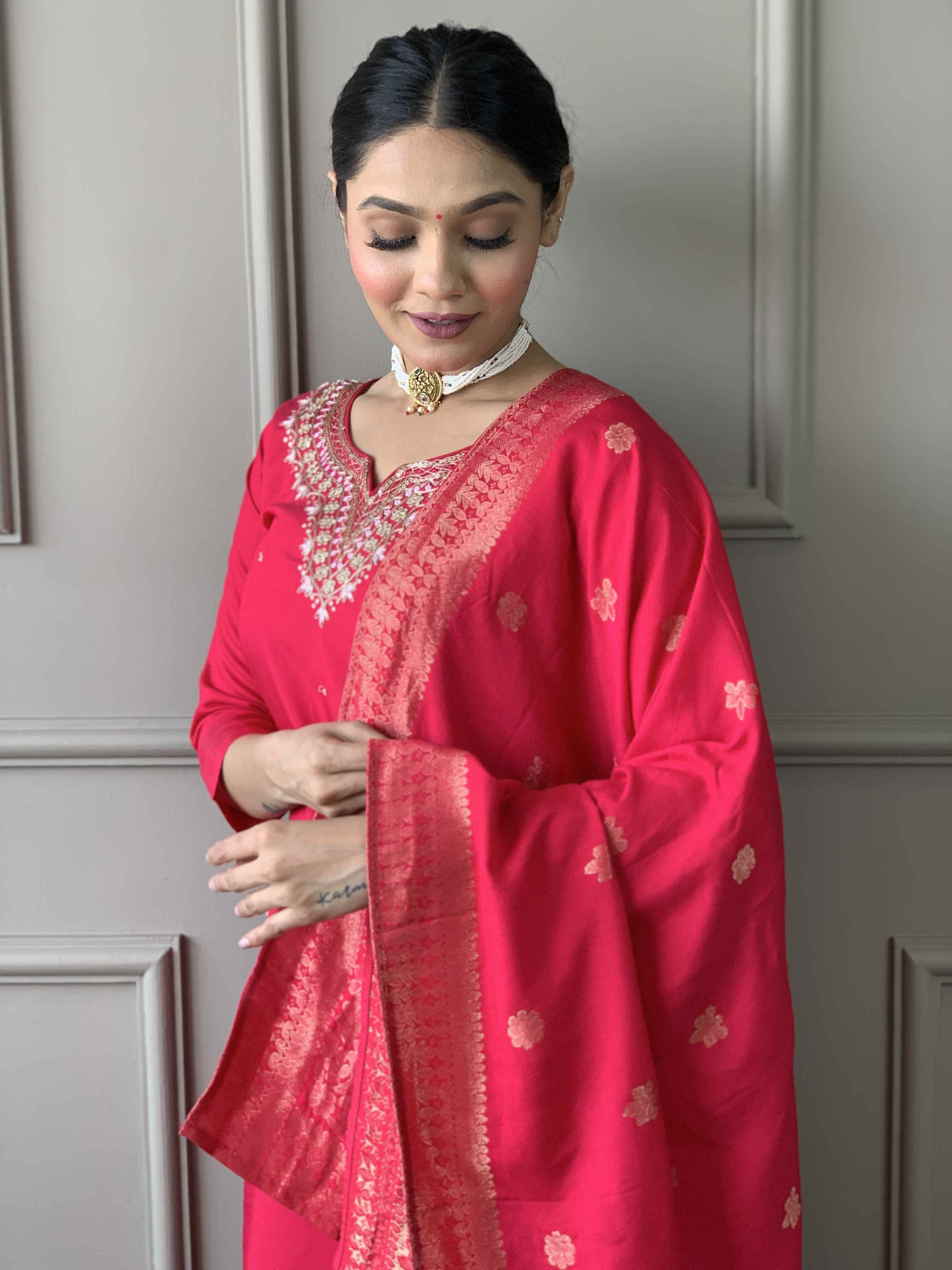 Festive Pink Embroidered Chanderi Kurta Set with Stylish Nylon Jacquard Dupatta