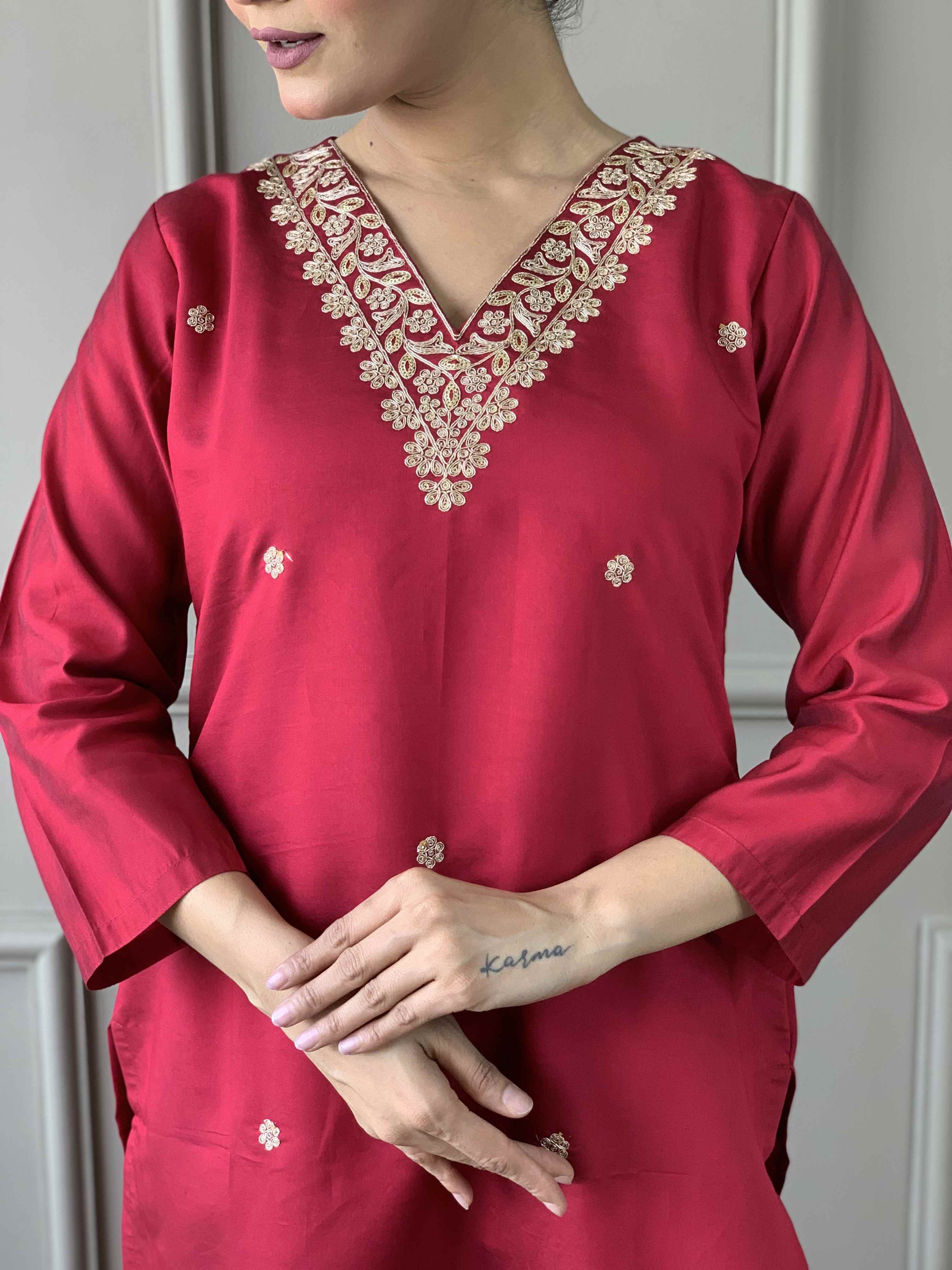 Women's Pink Viscose Chanderi Embroidered Kurta Set with Nylon Taby Embroidered Dupatta