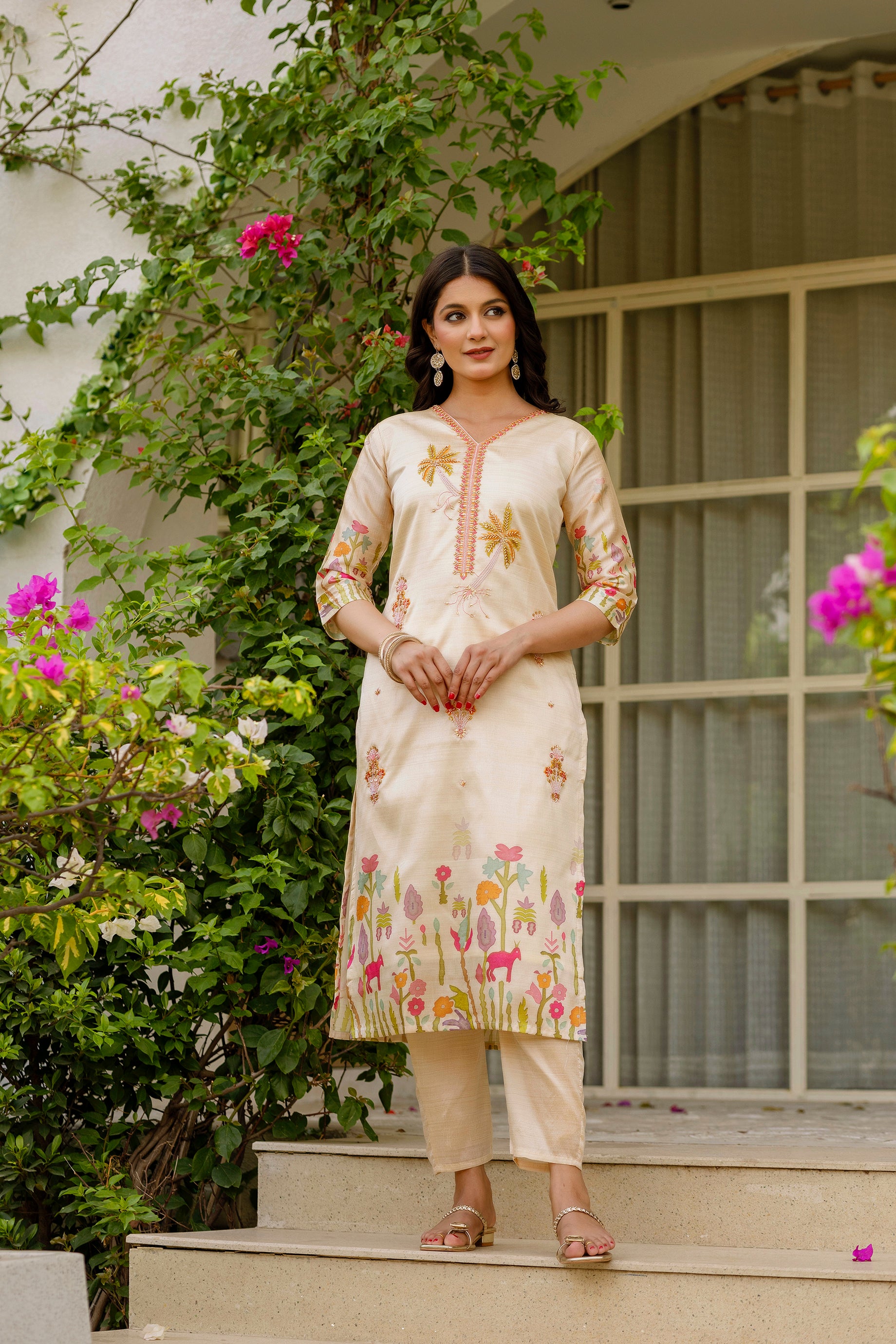Elegant Cream Viscose Chanderi Outfit with Tabby Organza & Beaded Embroidery