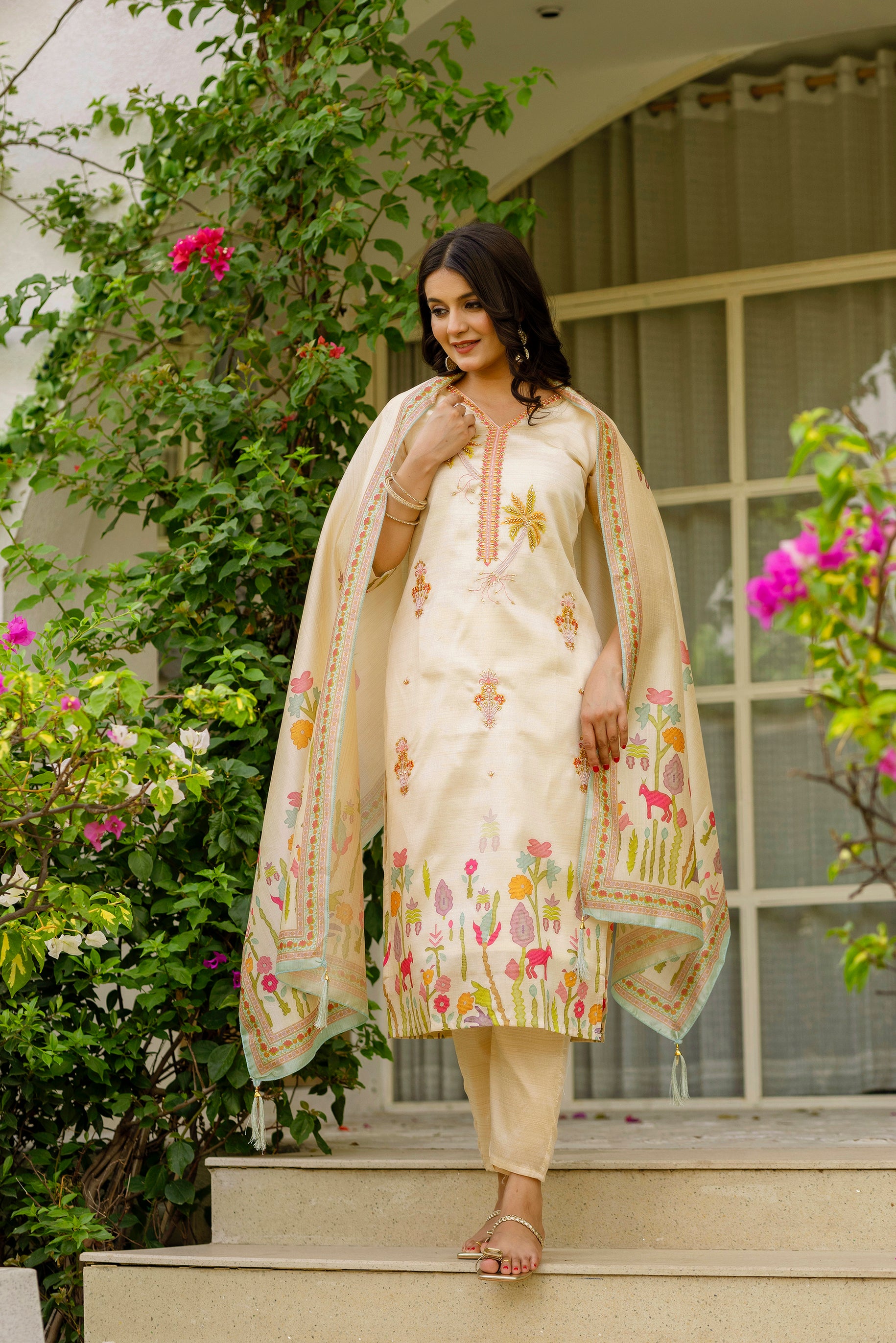 Elegant Cream Viscose Chanderi Outfit with Tabby Organza & Beaded Embroidery