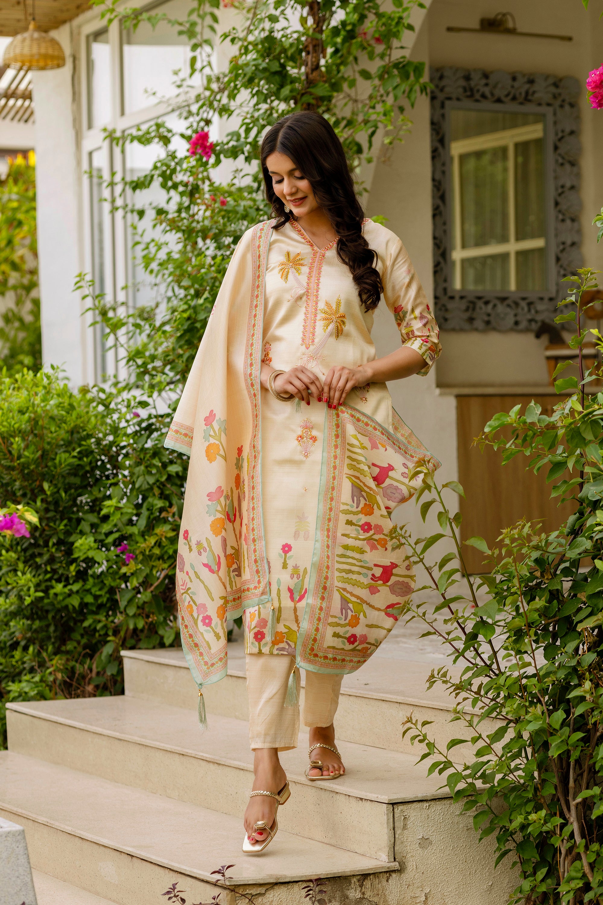Elegant Cream Viscose Chanderi Outfit with Tabby Organza & Beaded Embroidery