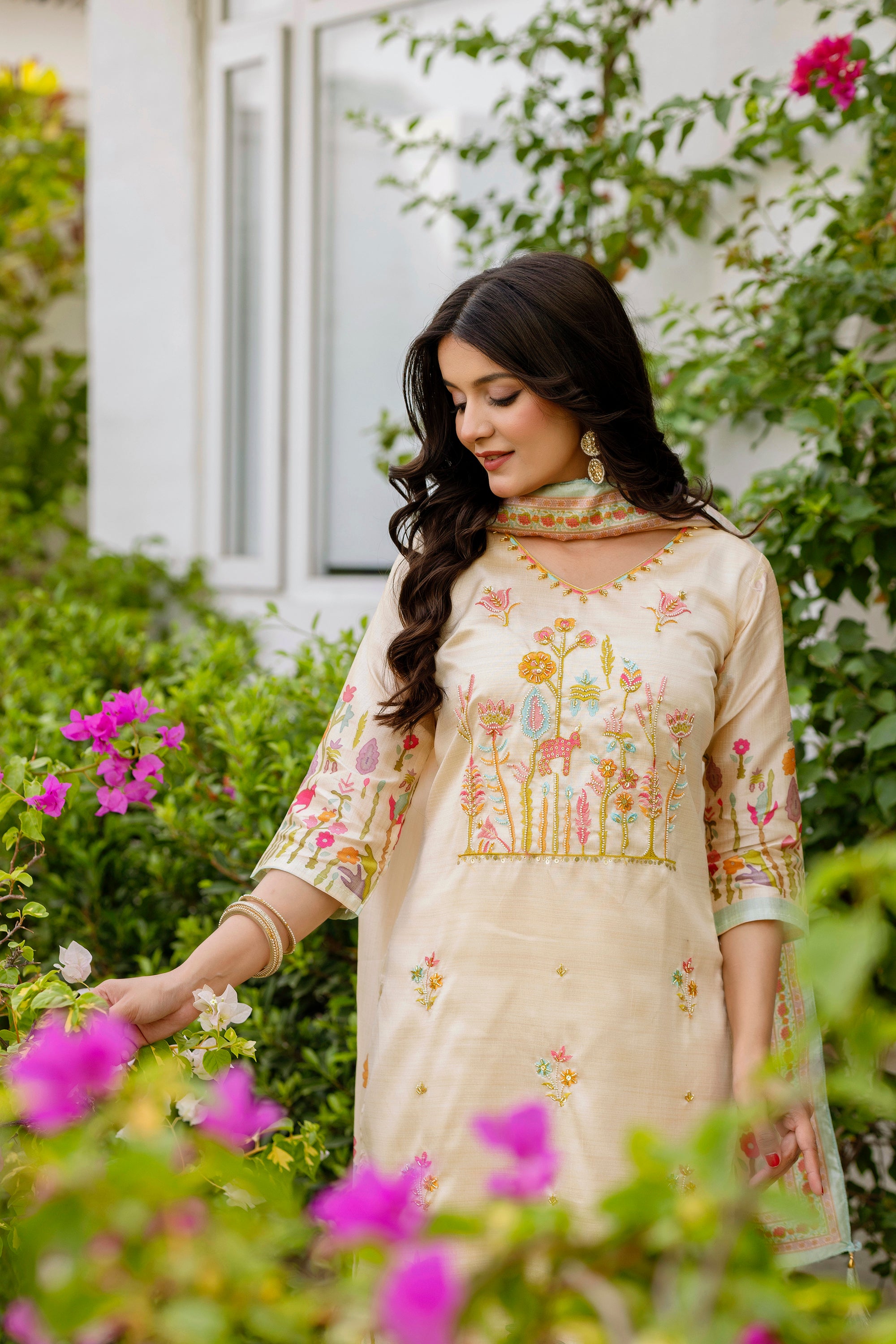 Women’s Cream Ethnic Viscose Assam Silk Kurta Set with Embroidery Work