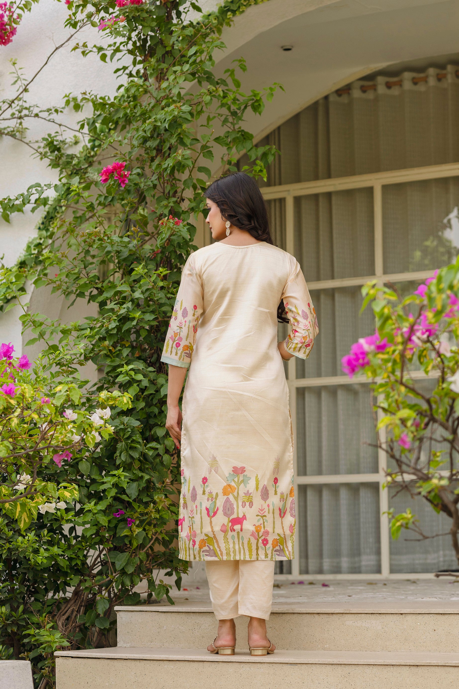 Women’s Cream Ethnic Viscose Assam Silk Kurta Set with Embroidery Work
