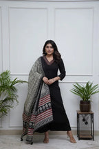 Women’s Black Parmpara Embroidered Kurta Set with Chanderi Digital Print Dupatta