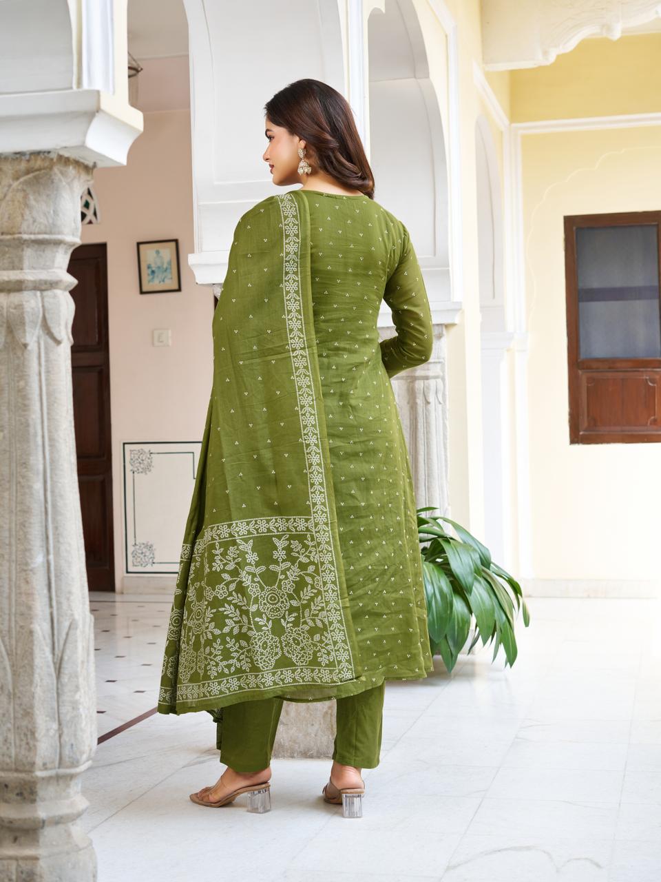 Women’s Green Pure Cotton Embroidered Kurta Set with Plain Bottom & Printed Dupatta