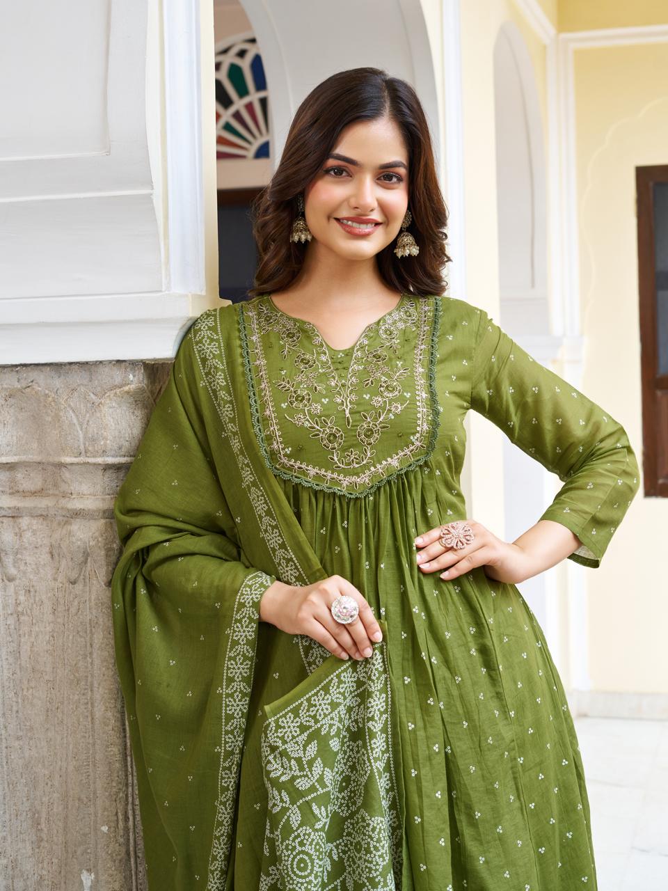 Women’s Green Pure Cotton Embroidered Kurta Set with Plain Bottom & Printed Dupatta