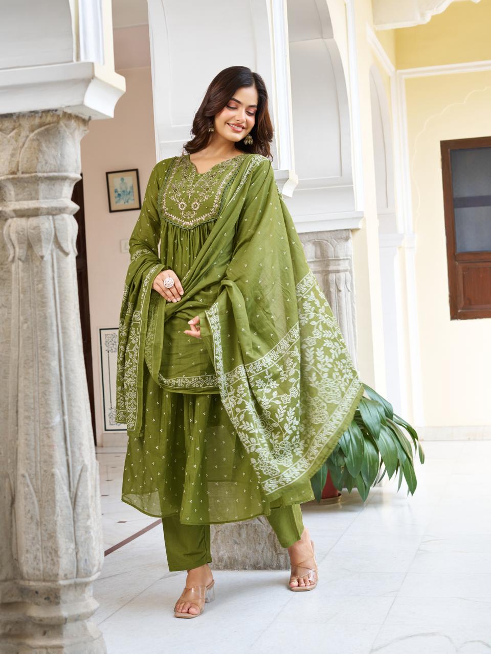 Women’s Green Pure Cotton Embroidered Kurta Set with Plain Bottom & Printed Dupatta
