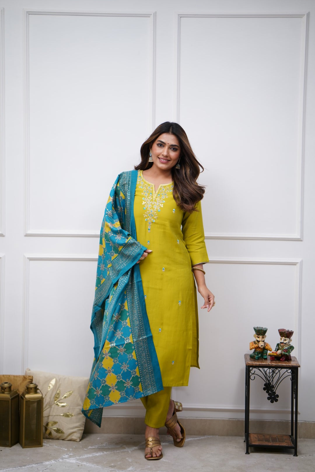 Women’s Green Embroidered Chanderi Silk Kurta Set – Elegant & Ethnic