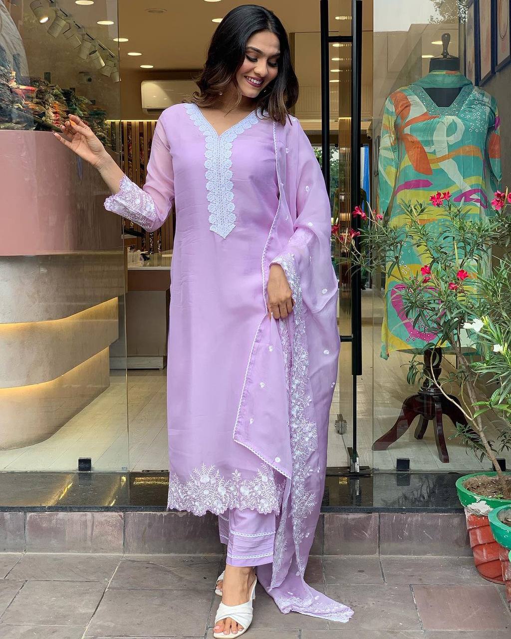 Women’s Lavender Embroidered Pure Russian Silk Kurta Set – Luxe Ethnic Wear