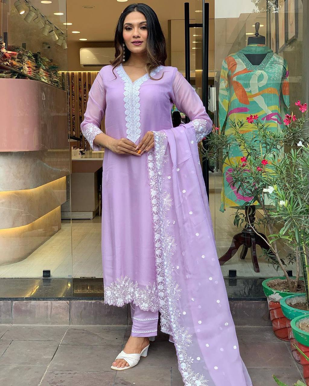 Women’s Lavender Embroidered Pure Russian Silk Kurta Set – Luxe Ethnic Wear
